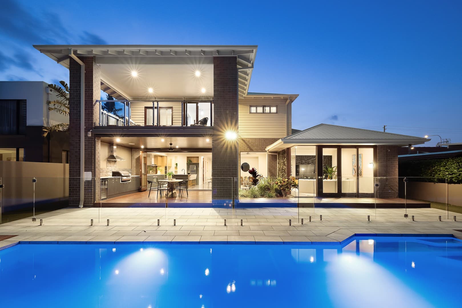 86 Rio Vista Boulevard, Broadbeach Waters — photo 1 of 5