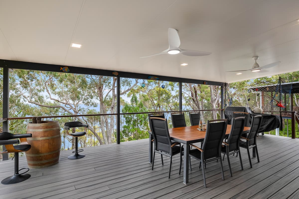 1 Cliff Terrace, Macleay Island — photo 1 of 5