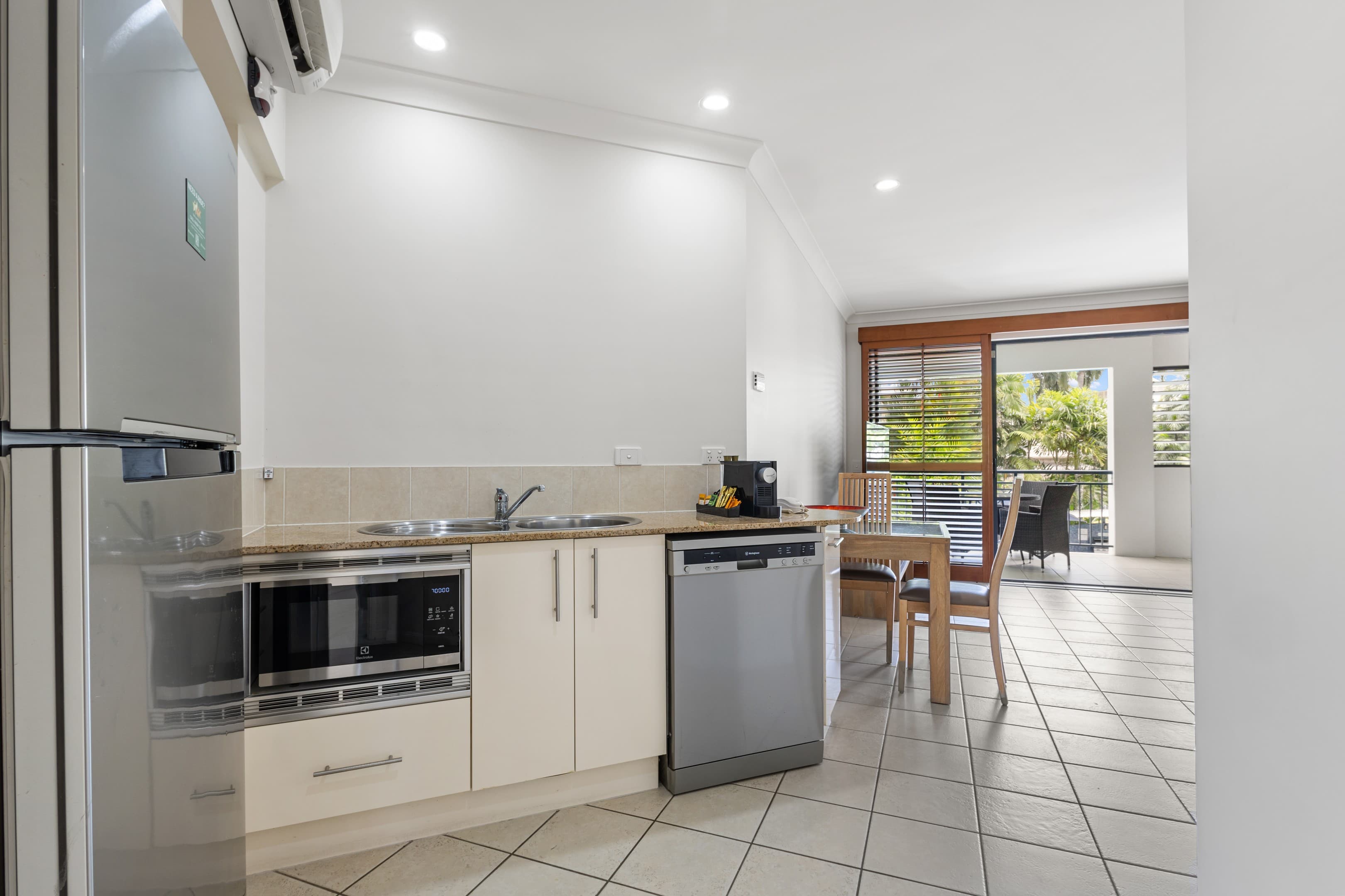 9/15-17 Davidson Street, Port Douglas — photo 1 of 5