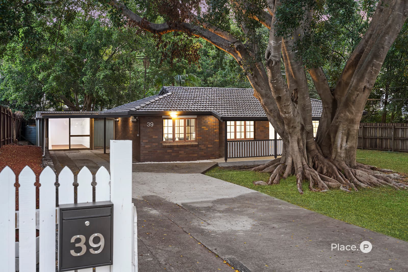 39 Elwell Street, Morningside, Morningside — photo 1 of 5