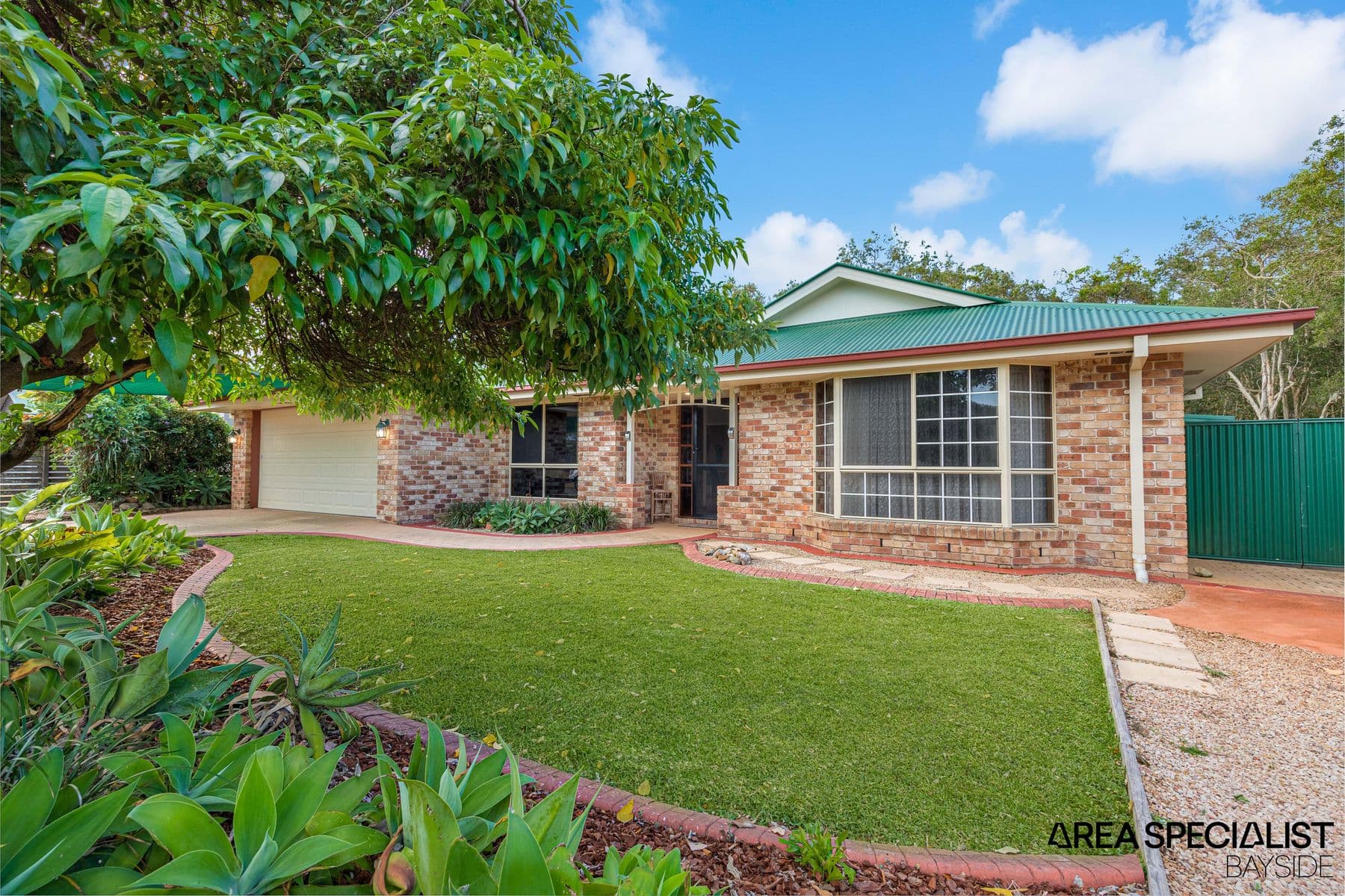 18 Wisteria Street, Ormiston, Ormiston — photo 1 of 5
