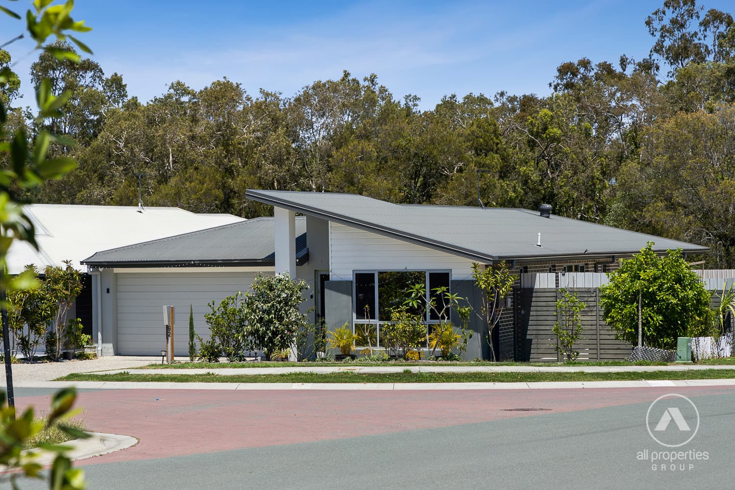 92 Chambers Ridge Boulevard, Park Ridge - Image 1