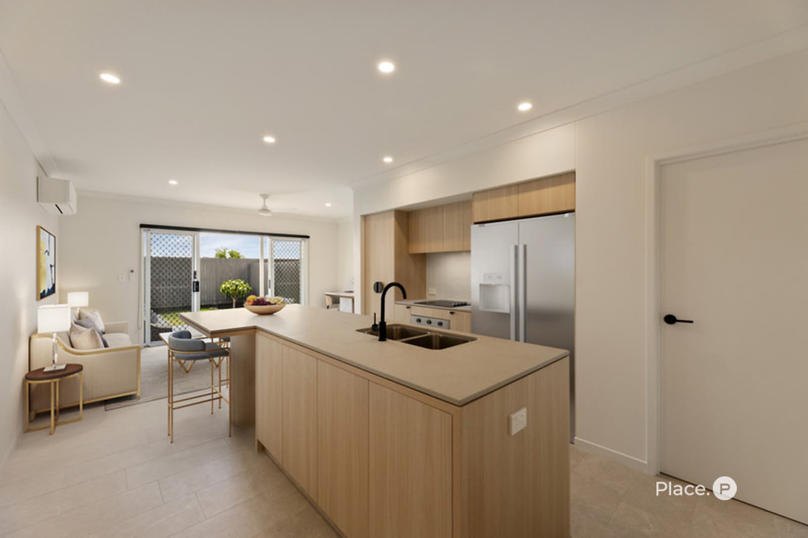 93/33 River Road, Bundamba — photo 1 of 5