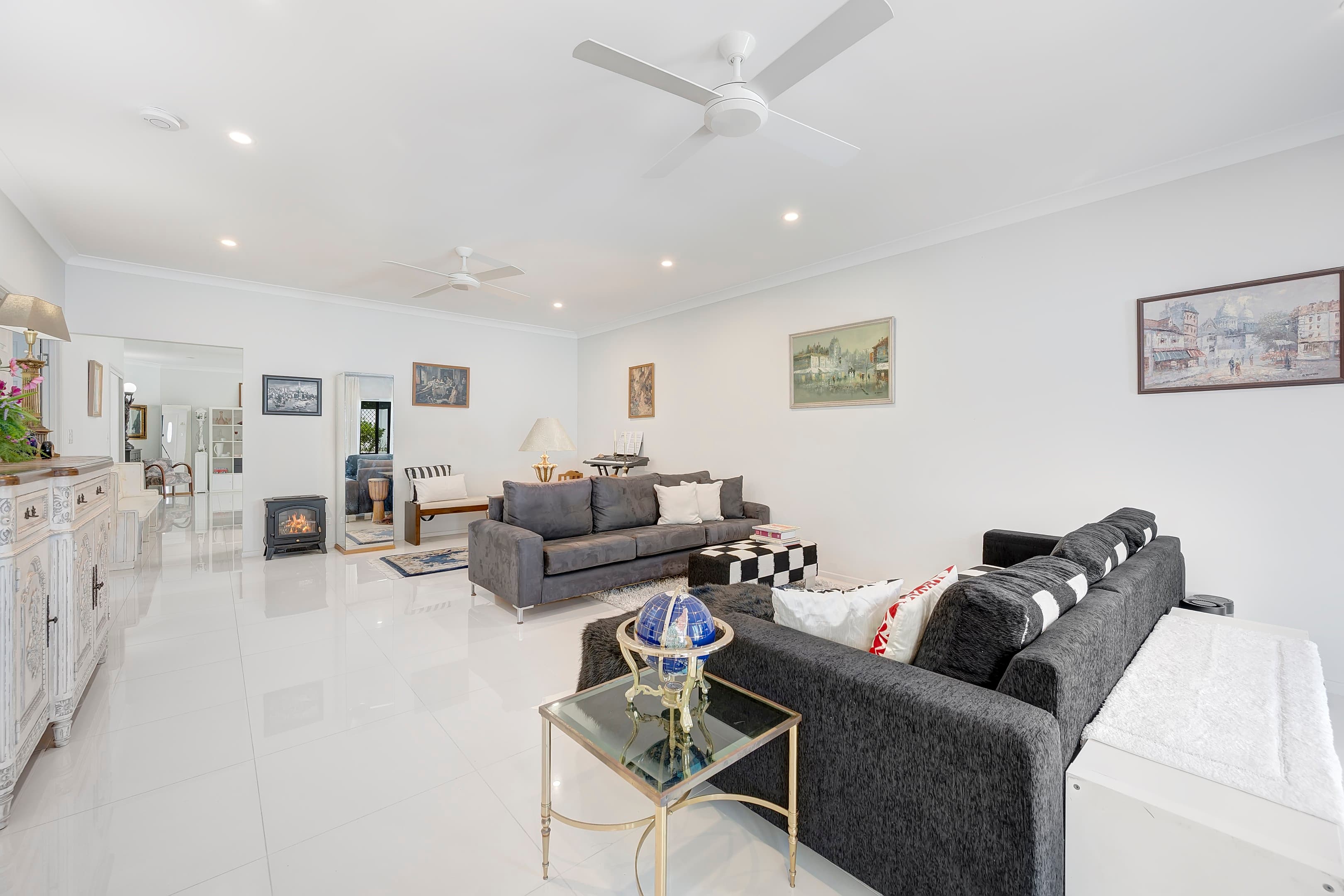 31 Gumdale Street, Wakerley — photo 1 of 5