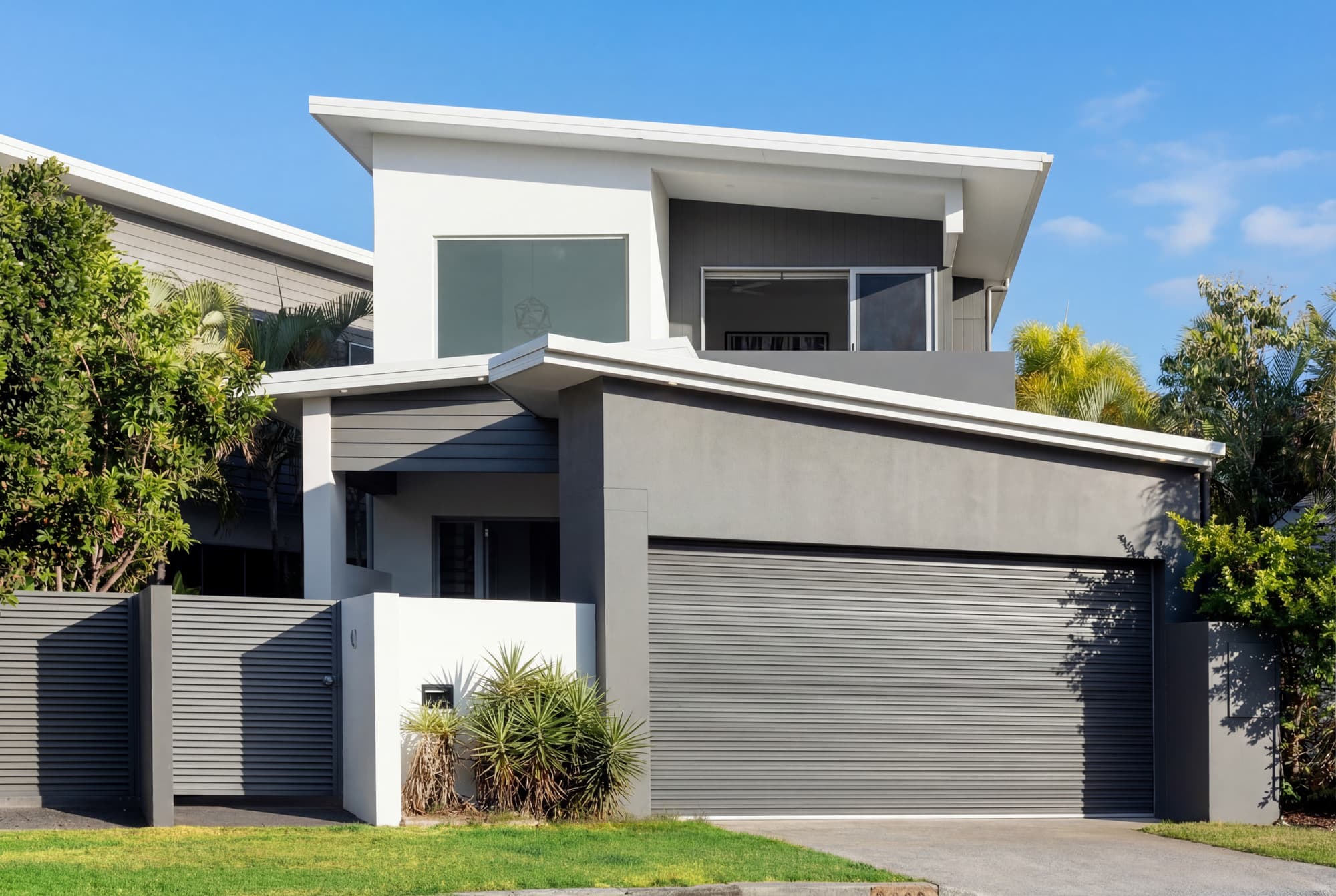 2/49 Sunshine Boulevard, Broadbeach Waters, Broadbeach Waters — photo 1 of 5