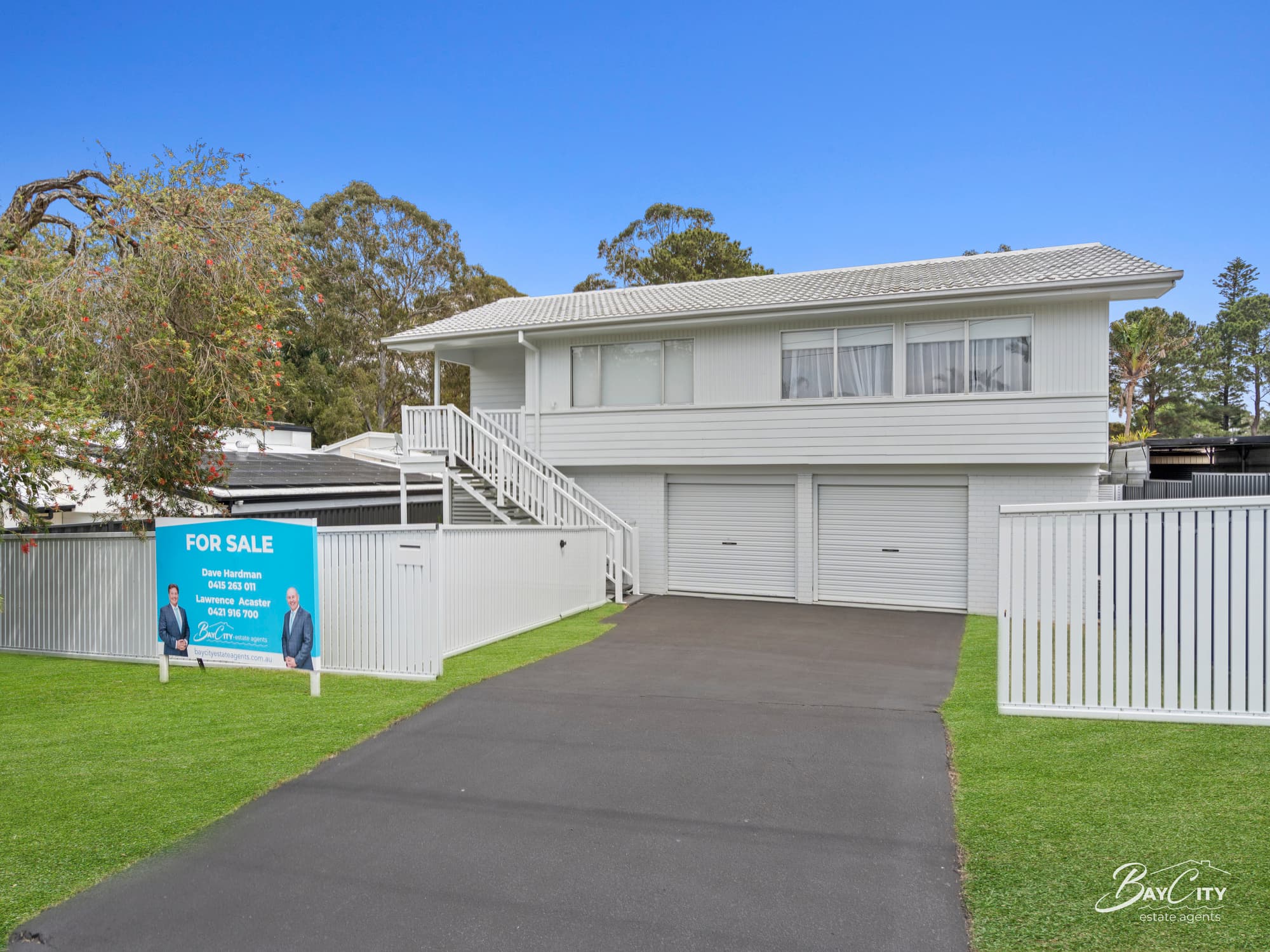 9 St Andrews Avenue, Birkdale — photo 1 of 5