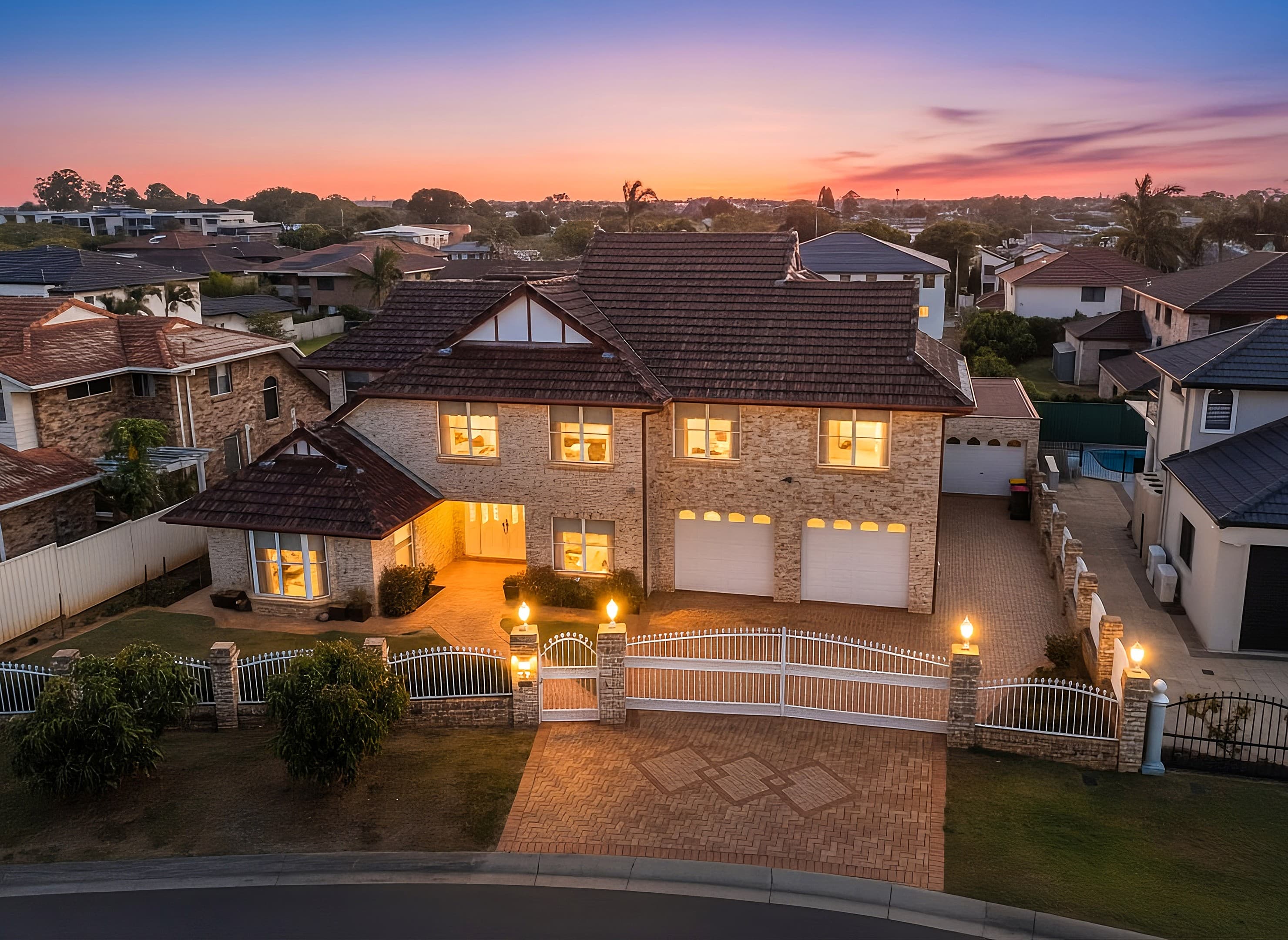 29 Parnassus Street, Robertson — photo 1 of 5