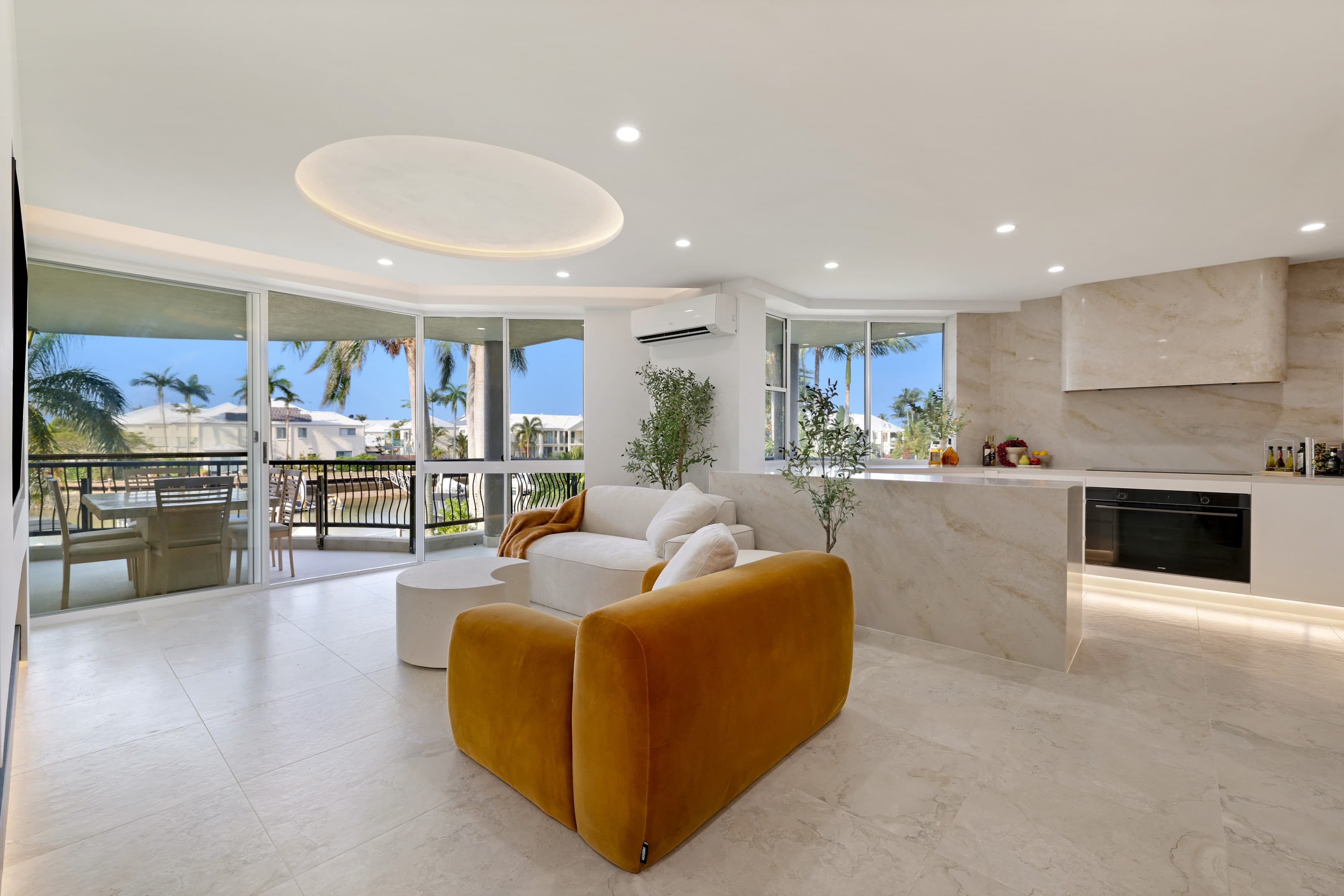 20/41A Broadwater Street, Runaway Bay - Image 1