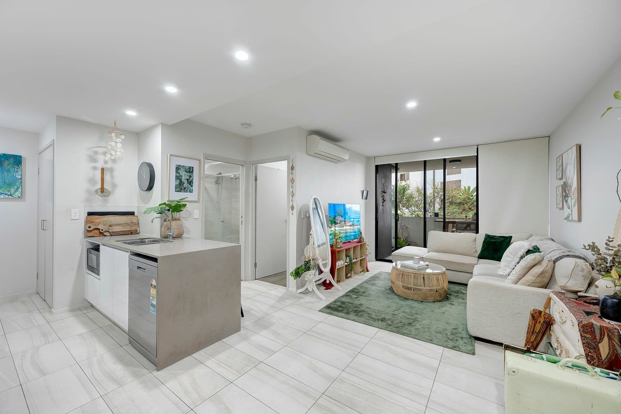Unit 306/8 Hunt St, Hamilton — photo 1 of 5