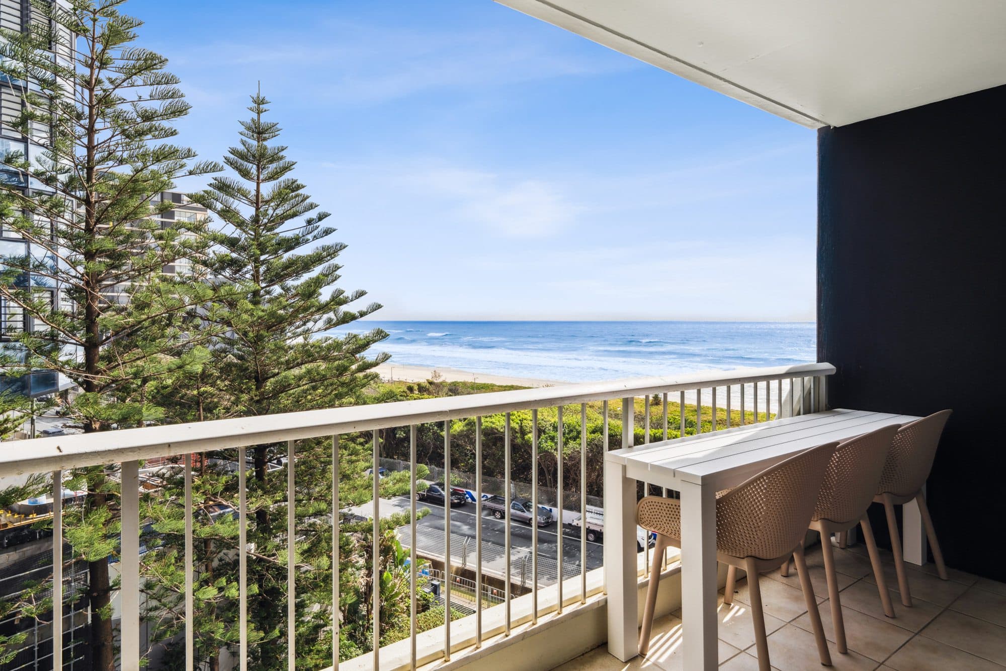 16/3490-3494 Main Beach Parade, Main Beach, Main Beach — photo 1 of 5