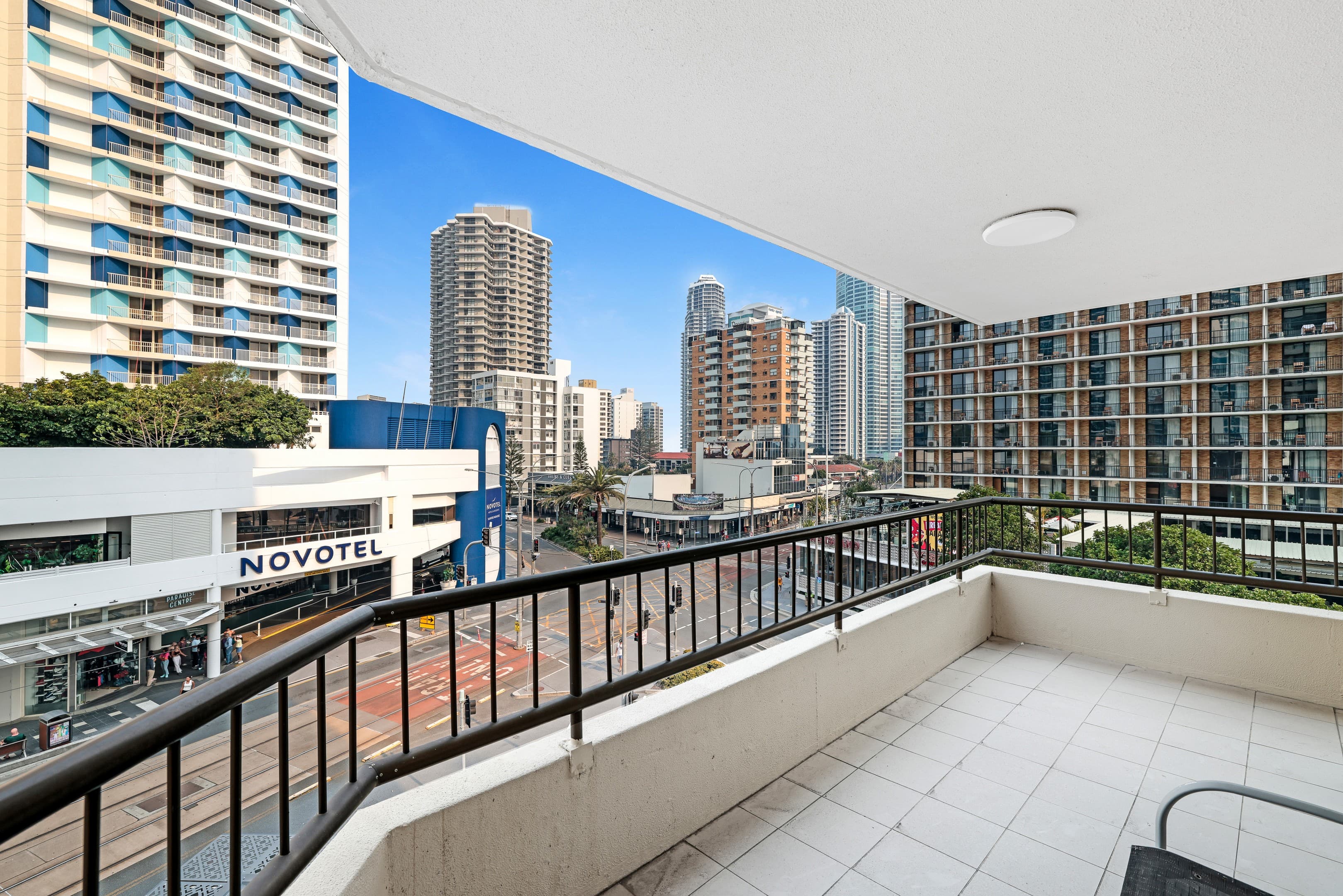 3142 Surfers Paradise Boulevard, Surfers Paradise - Image 1