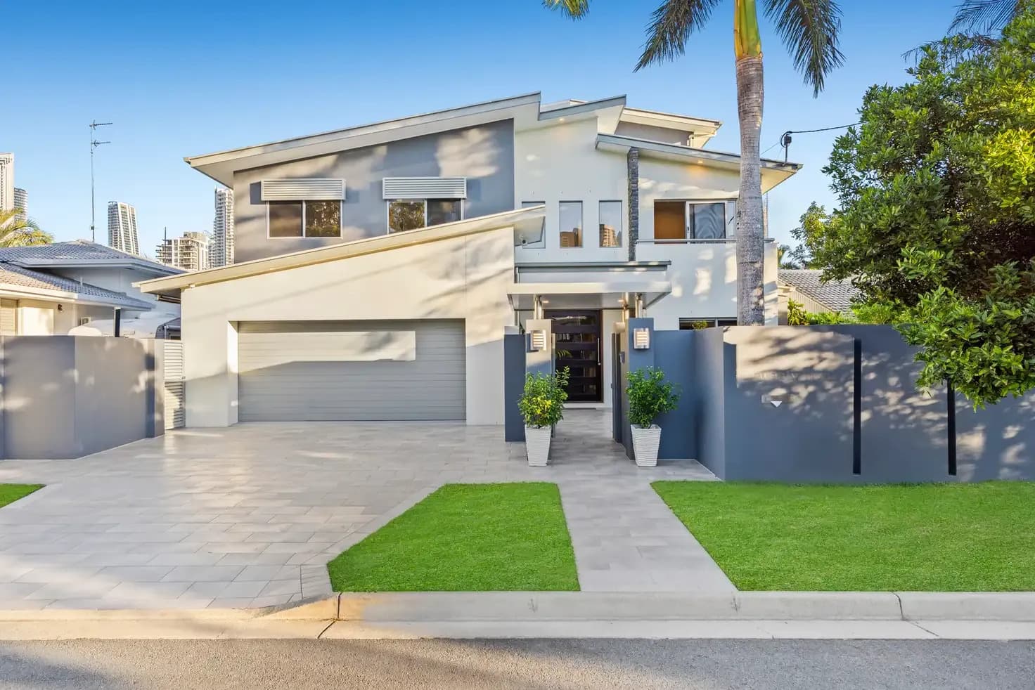 20 Blondell Avenue, Surfers Paradise, Surfers Paradise — photo 1 of 5