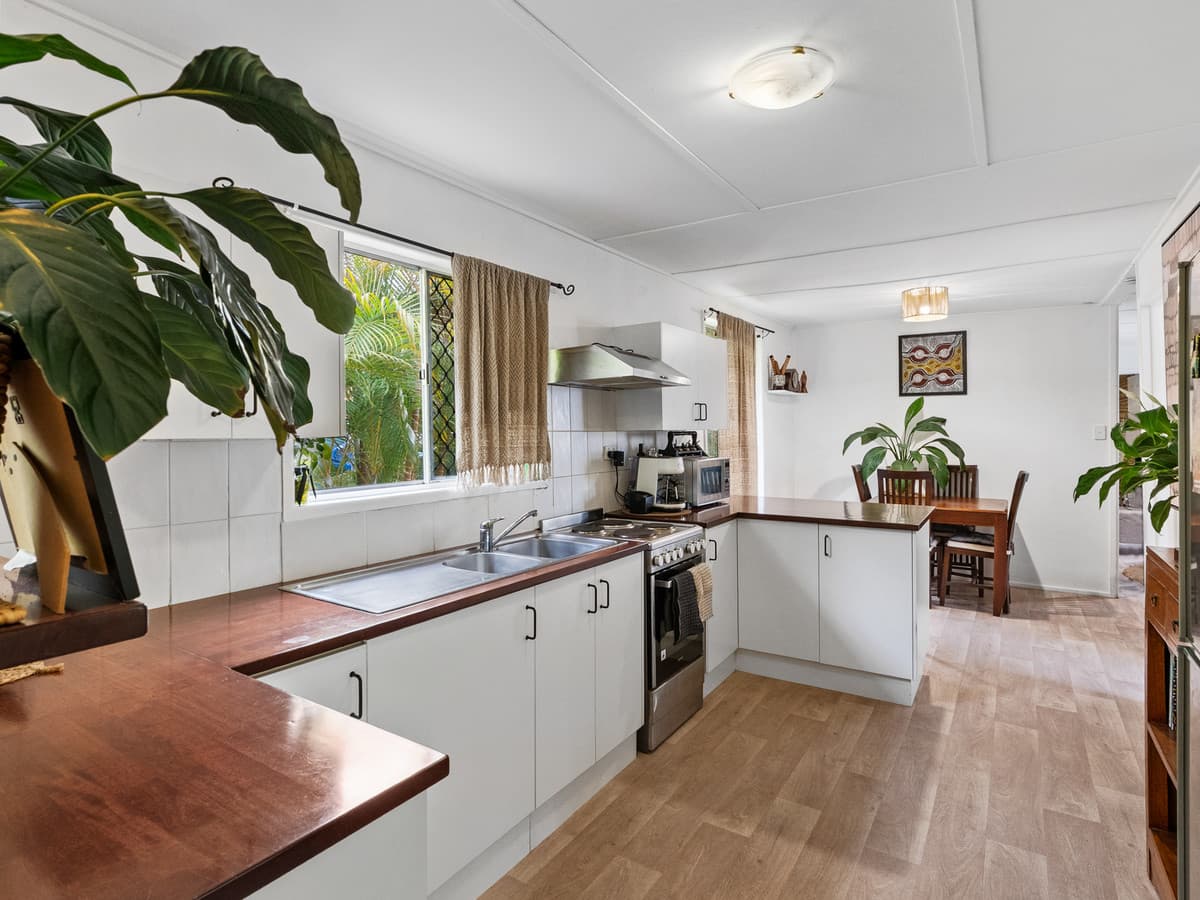 12 Michael Street, Redland Bay, Redland Bay — photo 1 of 5