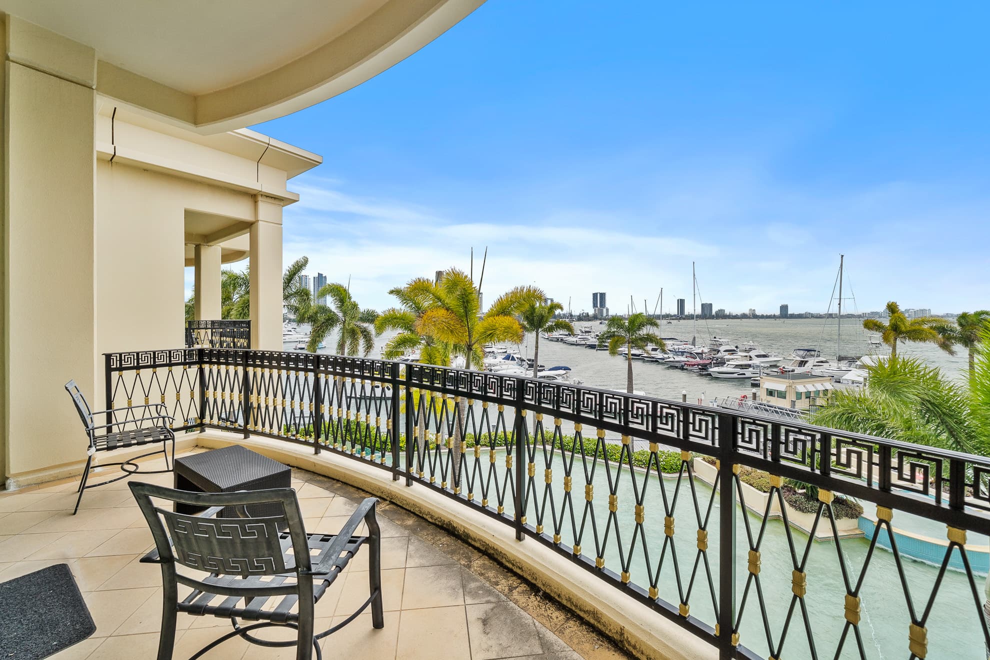 26/94 Seaworld Drive, Main Beach - Image 1