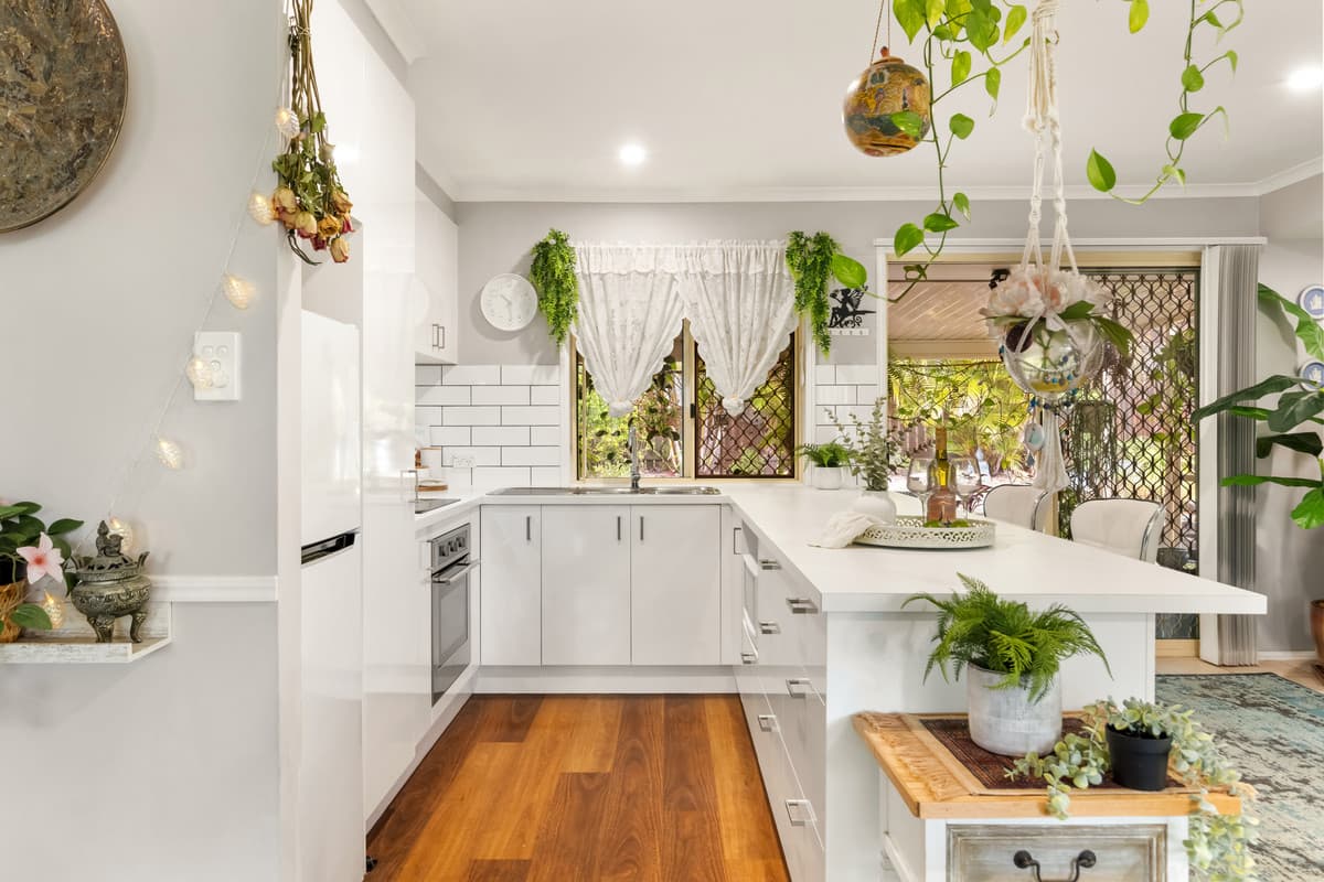 12 Nicolis Court, Beenleigh, Beenleigh — photo 1 of 5