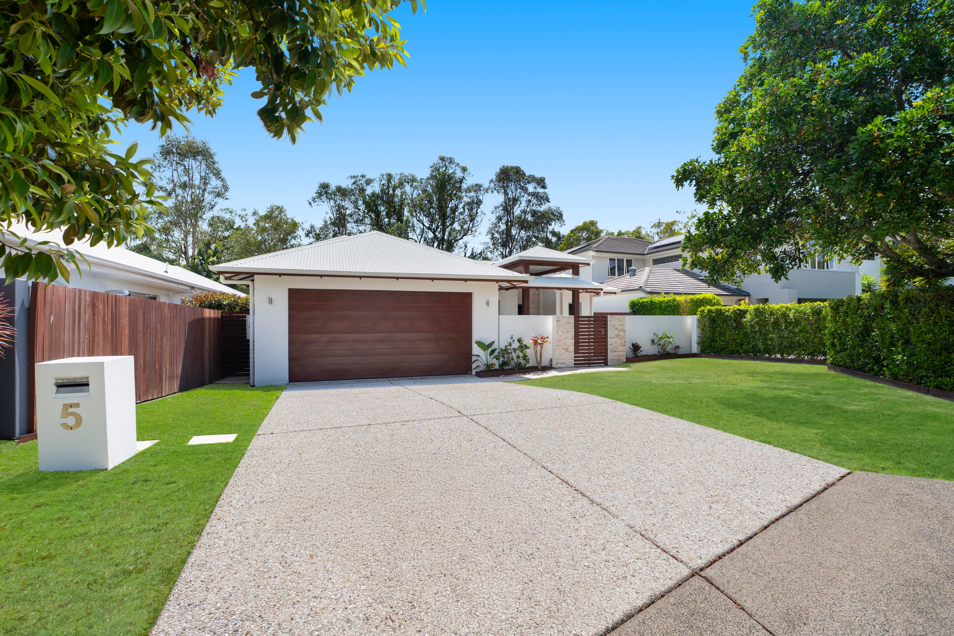 5 Bunker Court, Peregian Springs, Peregian Springs — photo 1 of 5