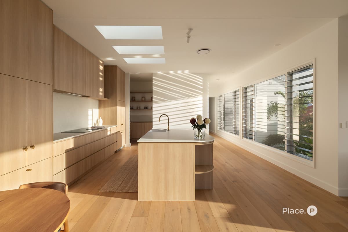 86 Brisbane Street, Bulimba — photo 1 of 5