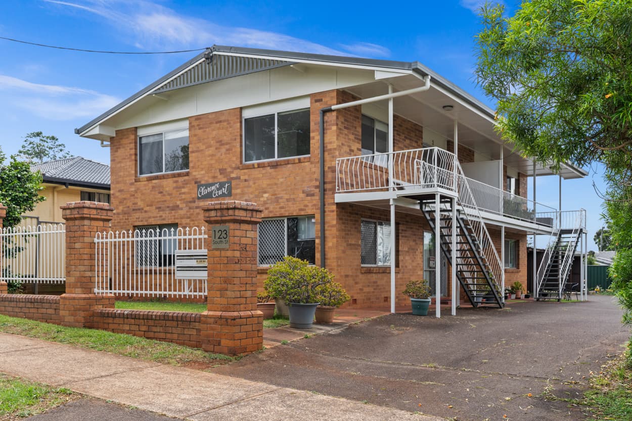 2/123 South Street, Centenary Heights, Centenary Heights — photo 1 of 5