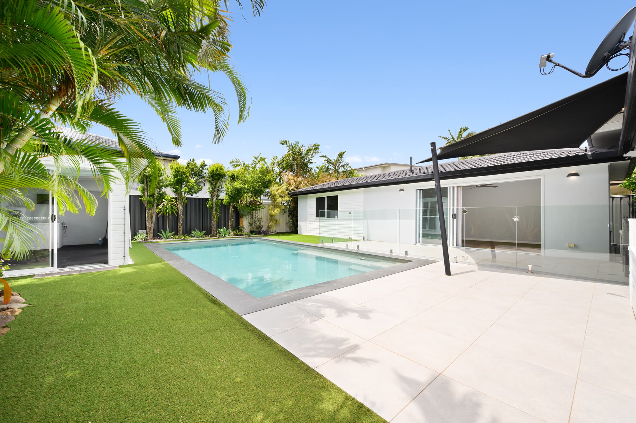 19 Shoveller Avenue, Paradise Point, Paradise Point — photo 1 of 5