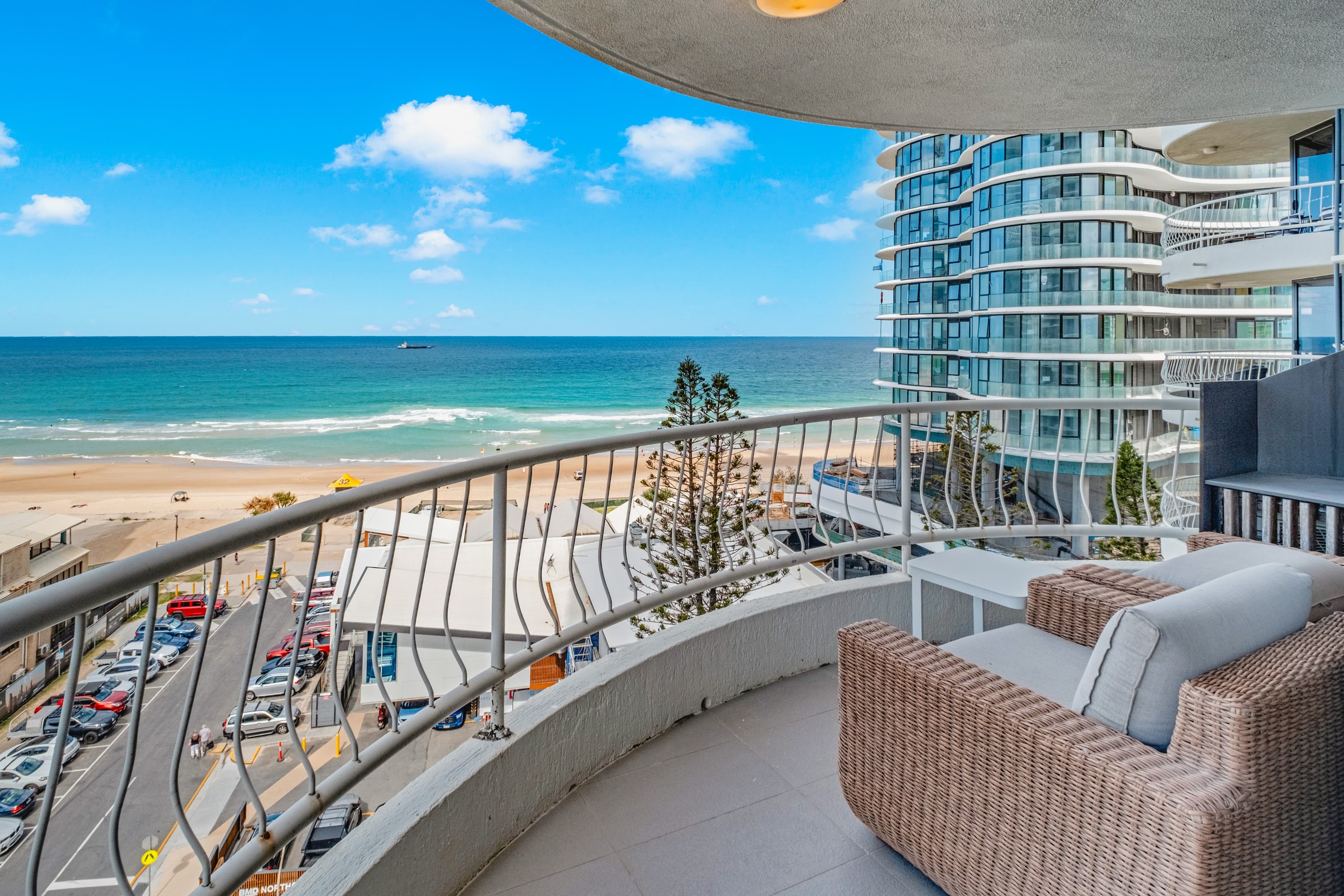 38/4 Thornton Street, Surfers Paradise - Image 1