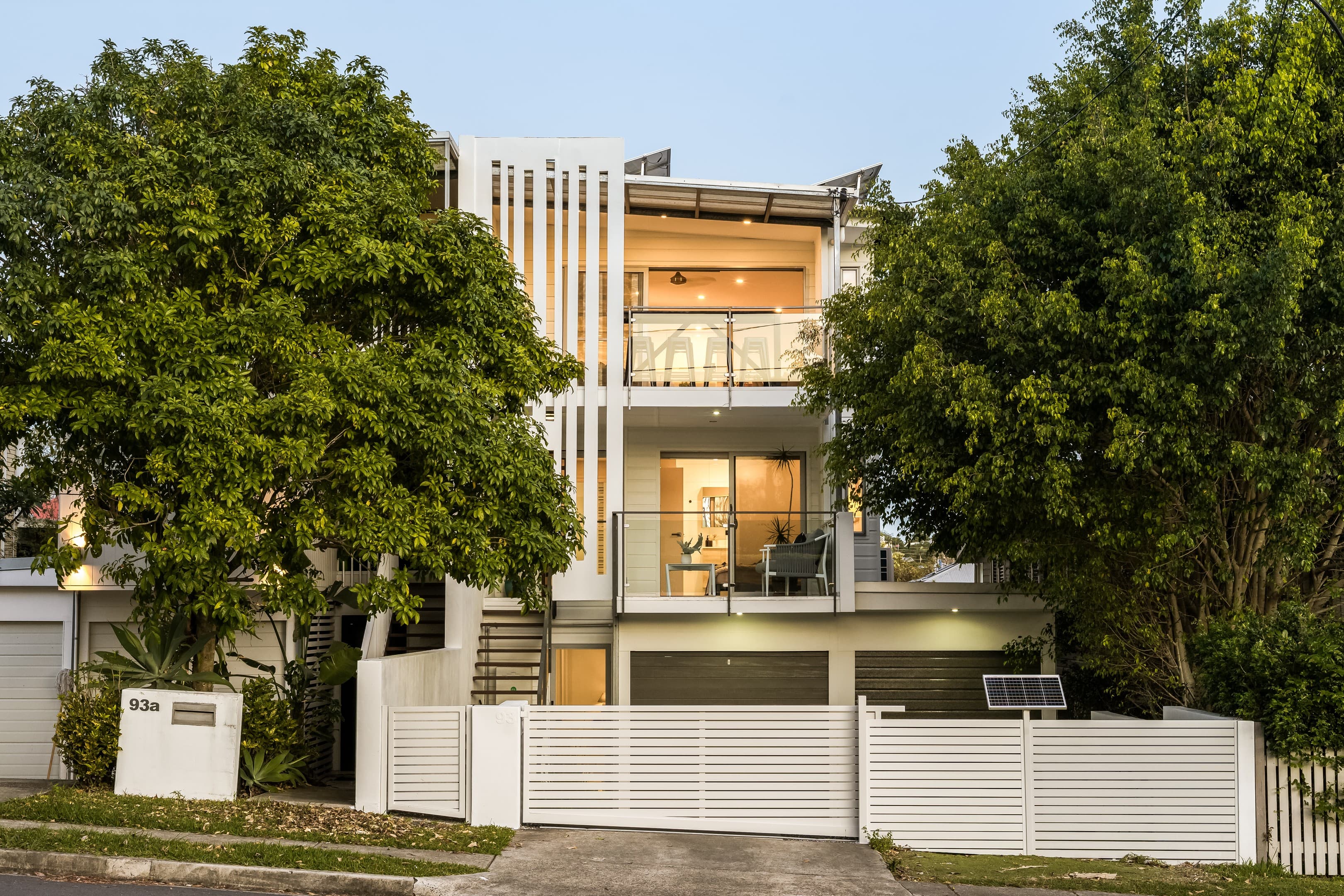 93 Mclennan Street, Wooloowin — photo 1 of 5