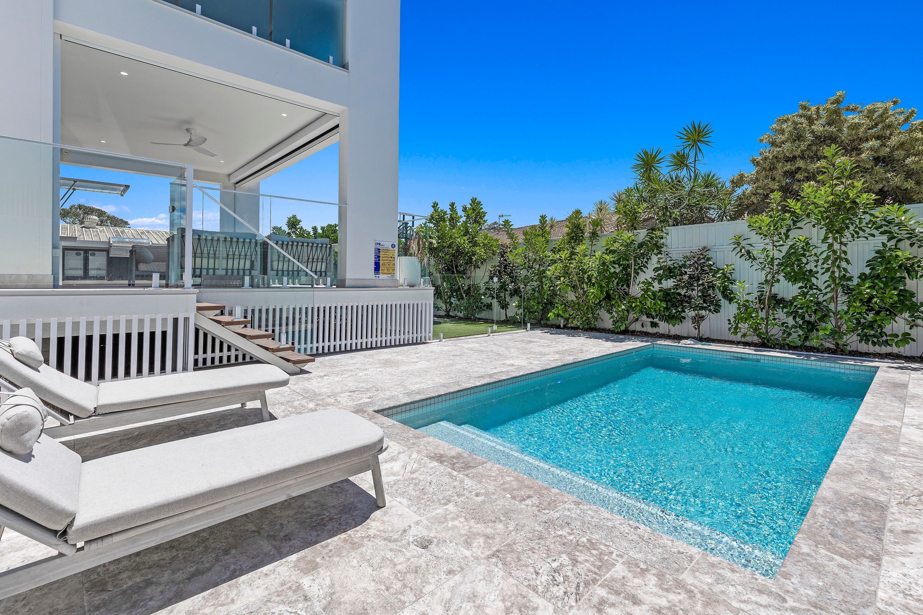 12 Bienvenue Drive, Currumbin Waters — photo 1 of 5