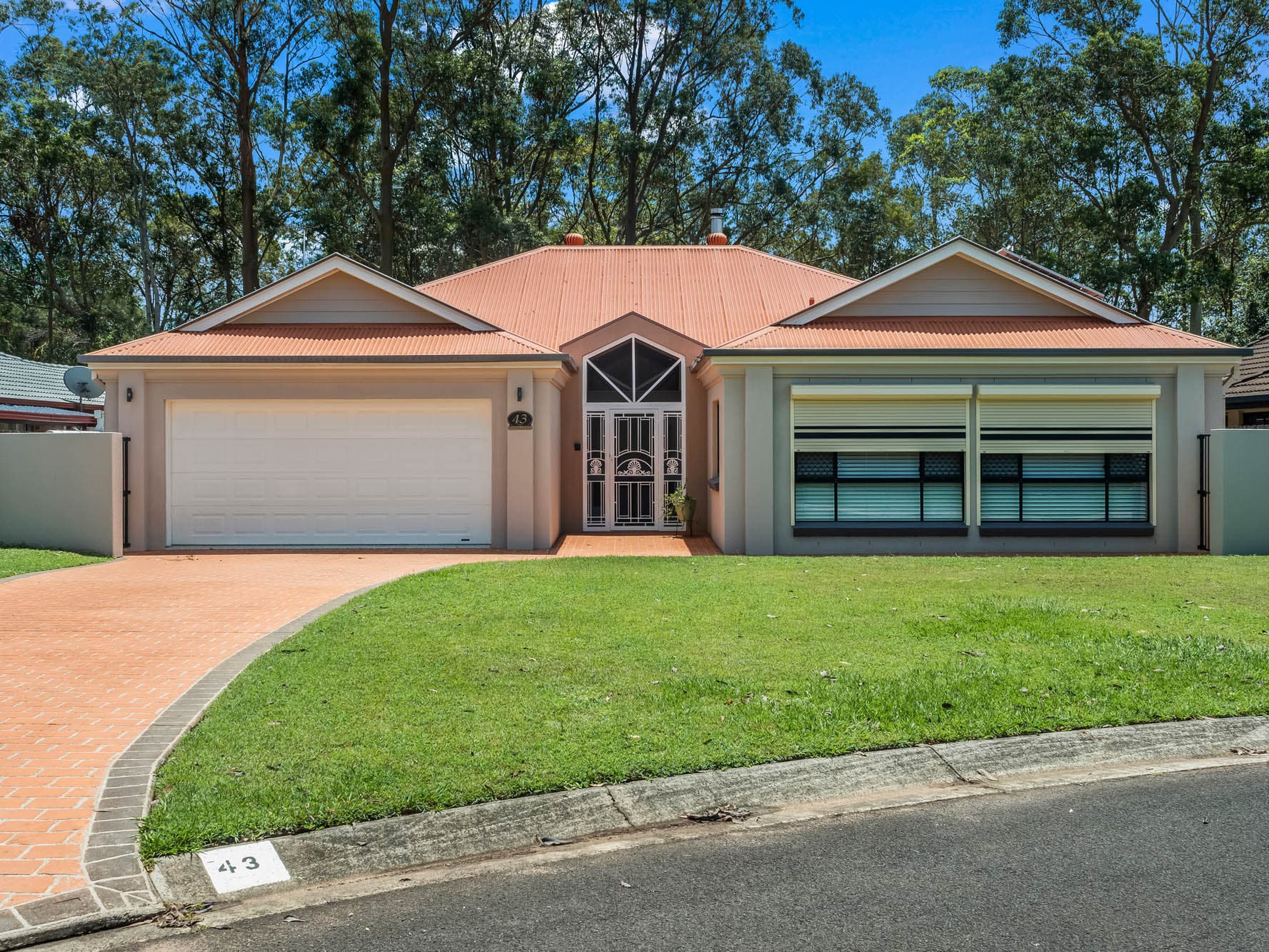 43 Pinelands Circuit, Redland Bay, Redland Bay — photo 1 of 5