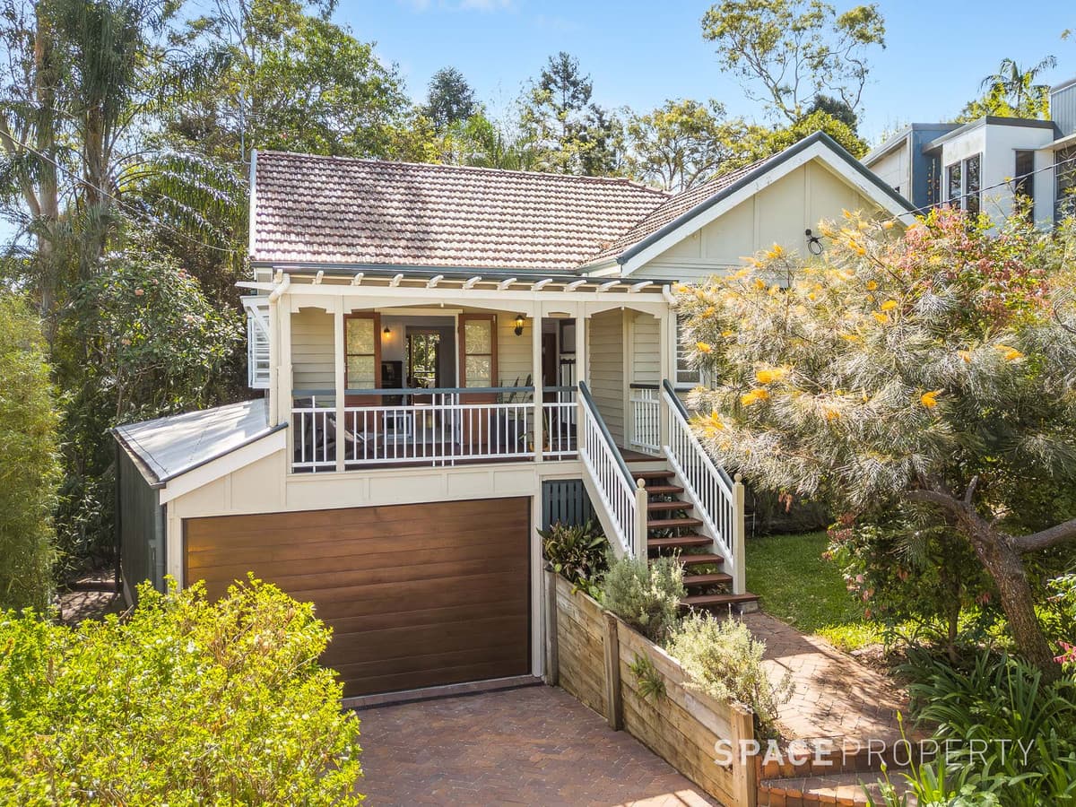 9 Campion Avenue, Bardon, Bardon — photo 1 of 5