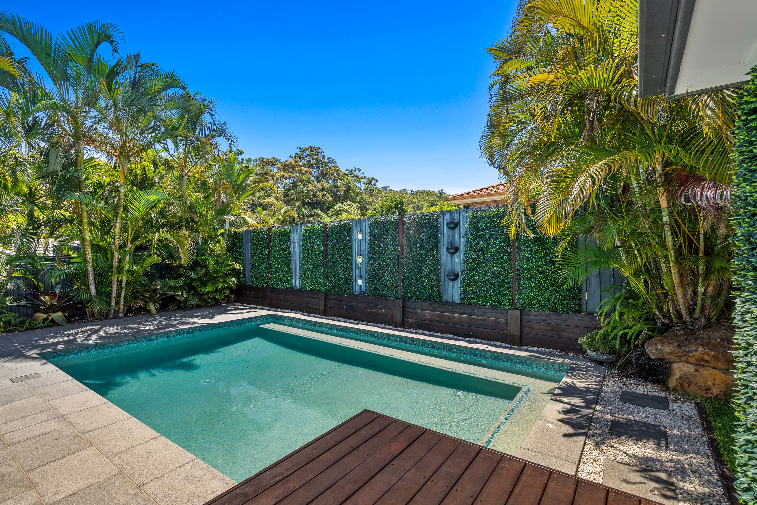 6 Leopard Avenue, Elanora, Elanora — photo 1 of 5
