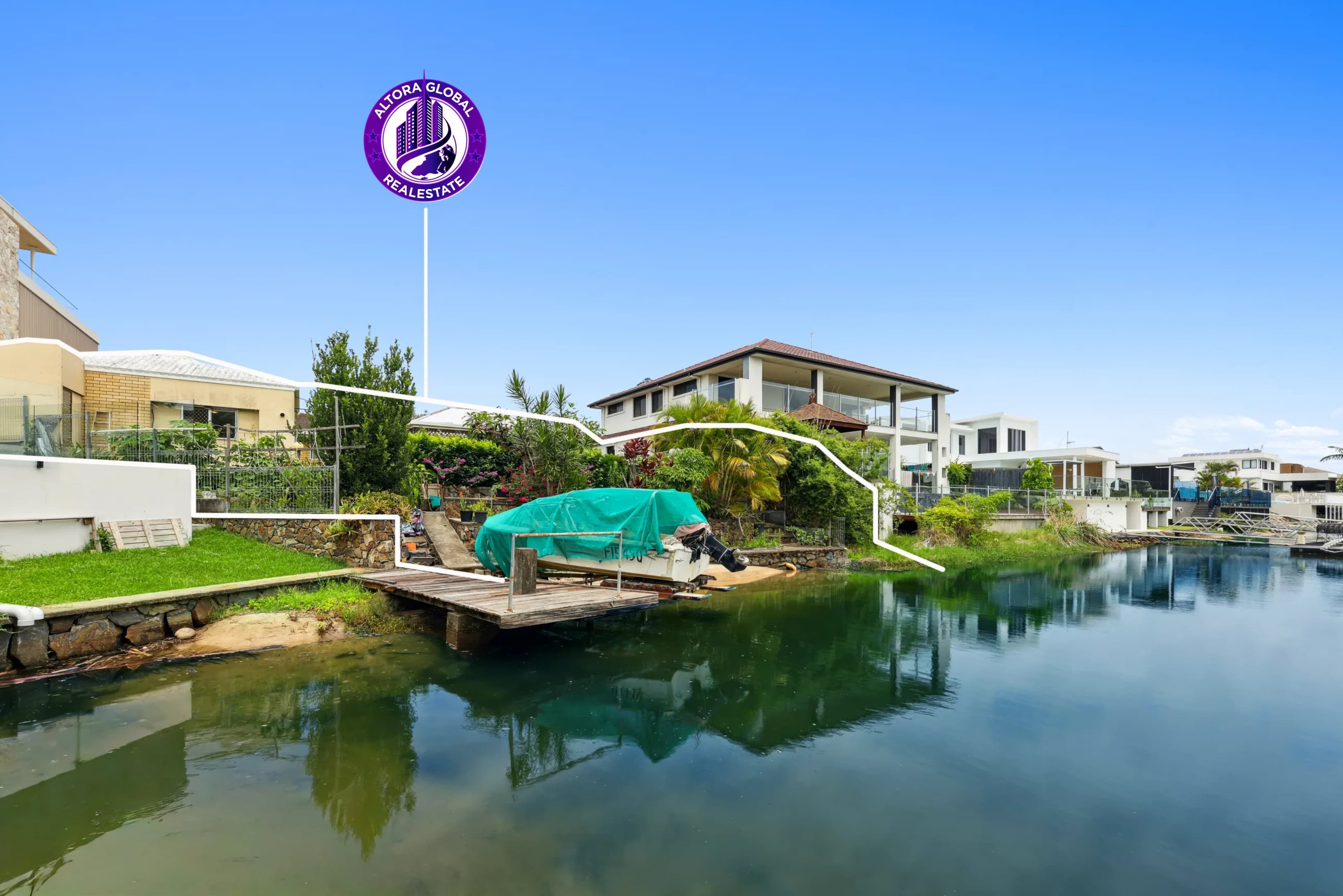 1 SARASOTA KEY, Broadbeach Waters - Image 1