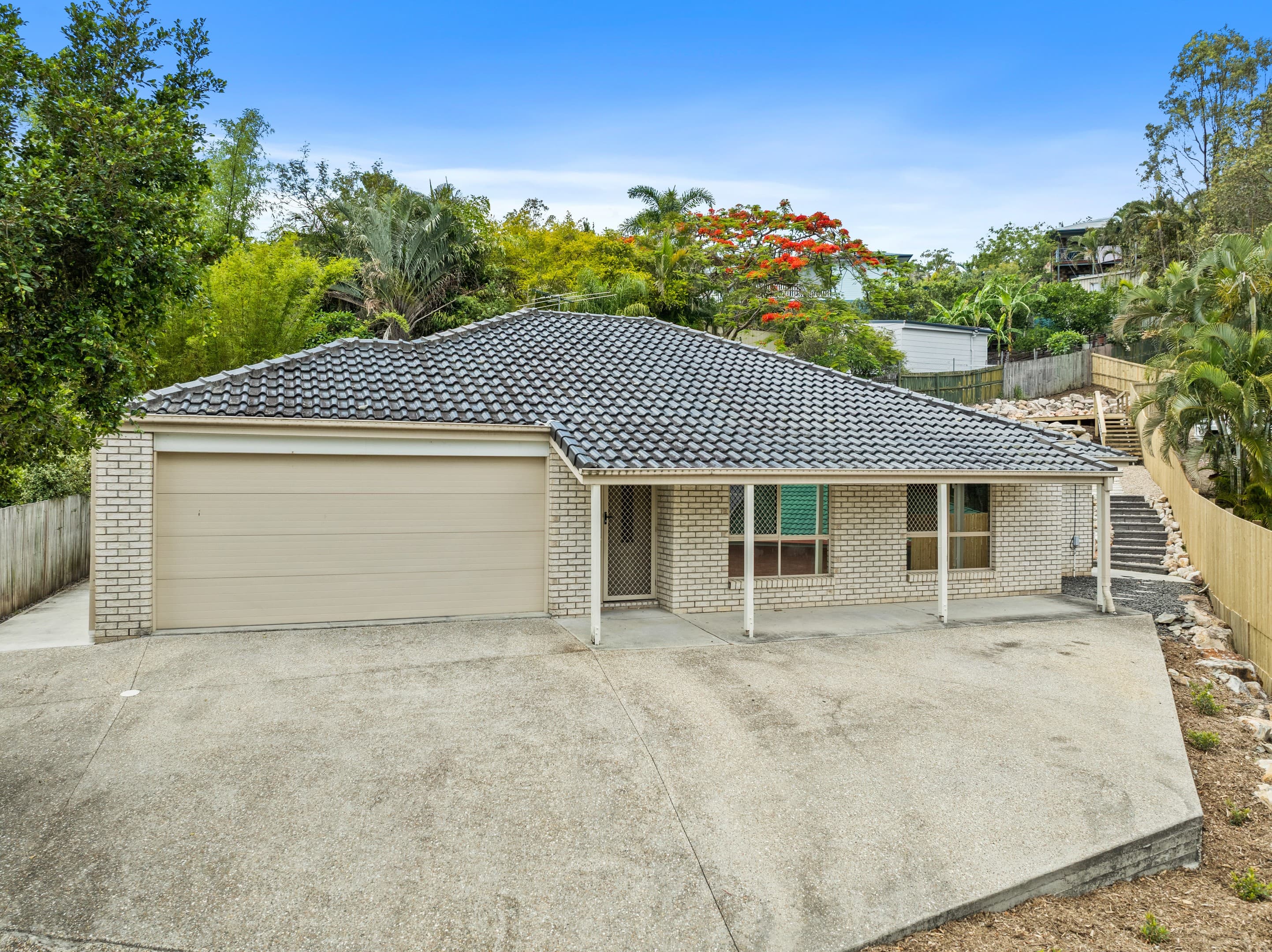 10 Jasmine Place, Beenleigh, Beenleigh — photo 1 of 5