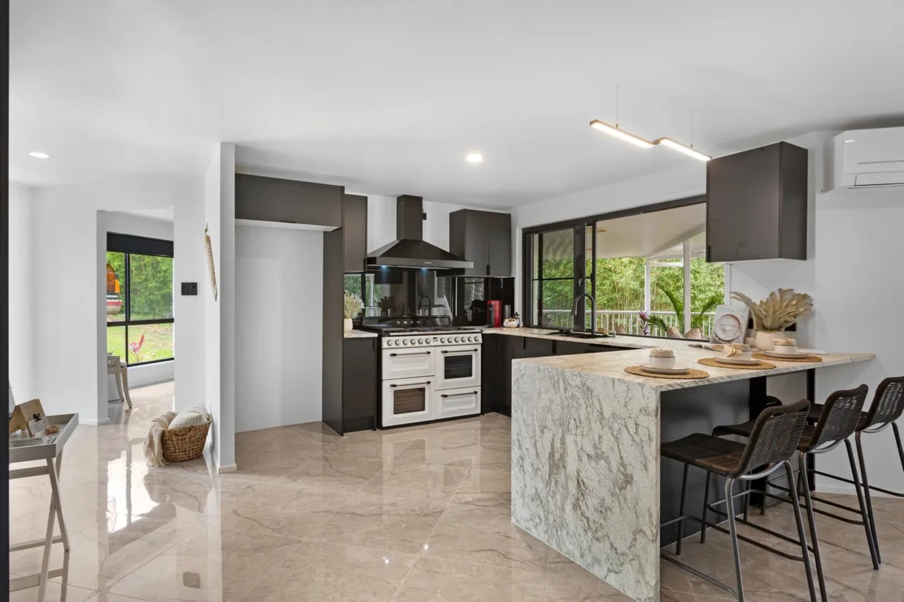 279 Ron Penhaligon Way, Robina, Robina — photo 1 of 5