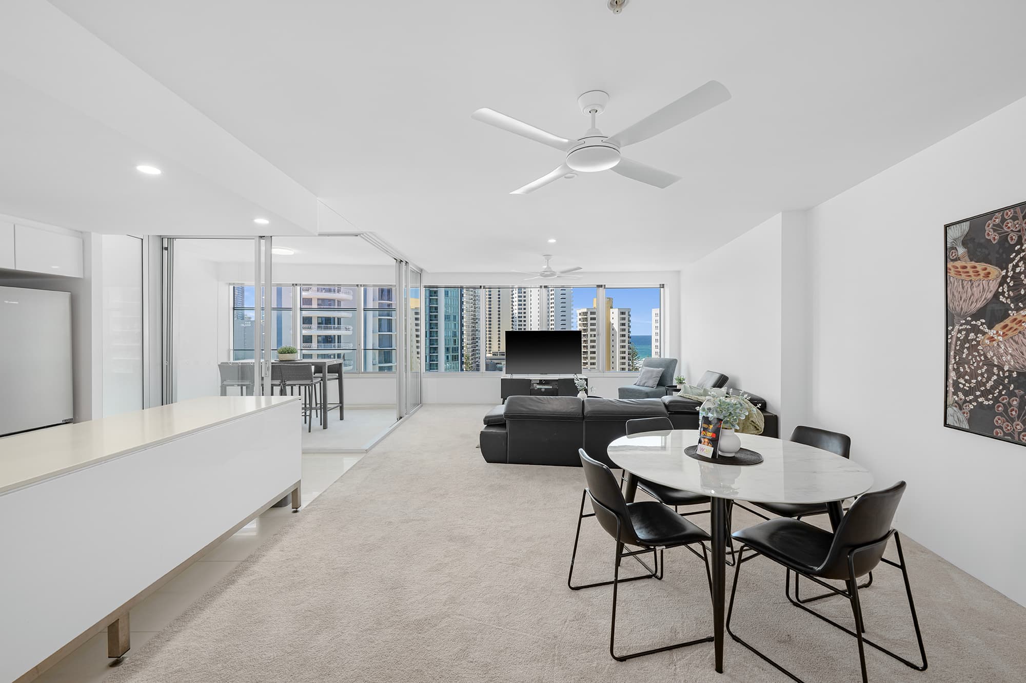1001/9 Hamilton Avenue, Surfers Paradise - Image 1