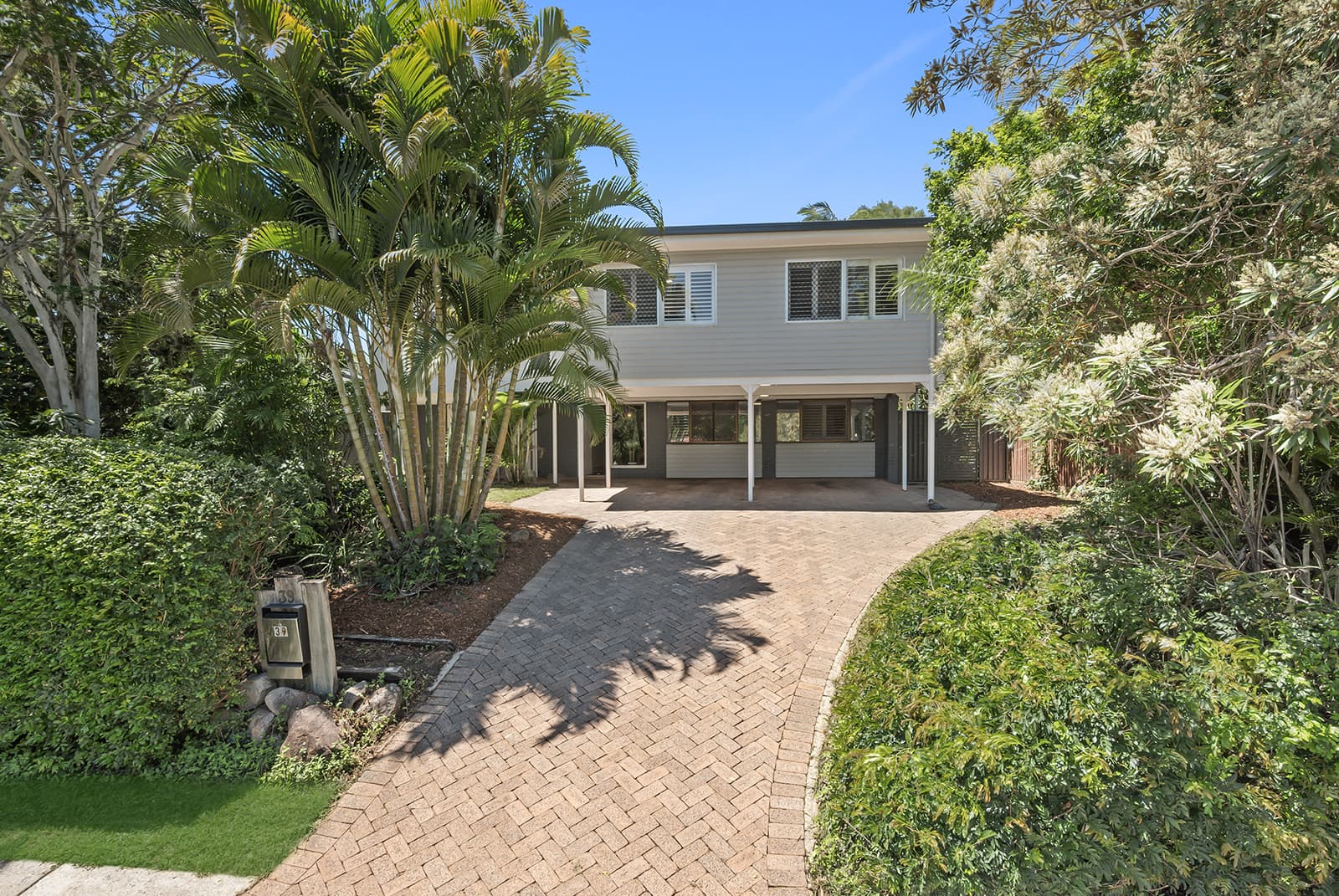 39 Redgrave Street, Stafford Heights, Stafford Heights — photo 1 of 5