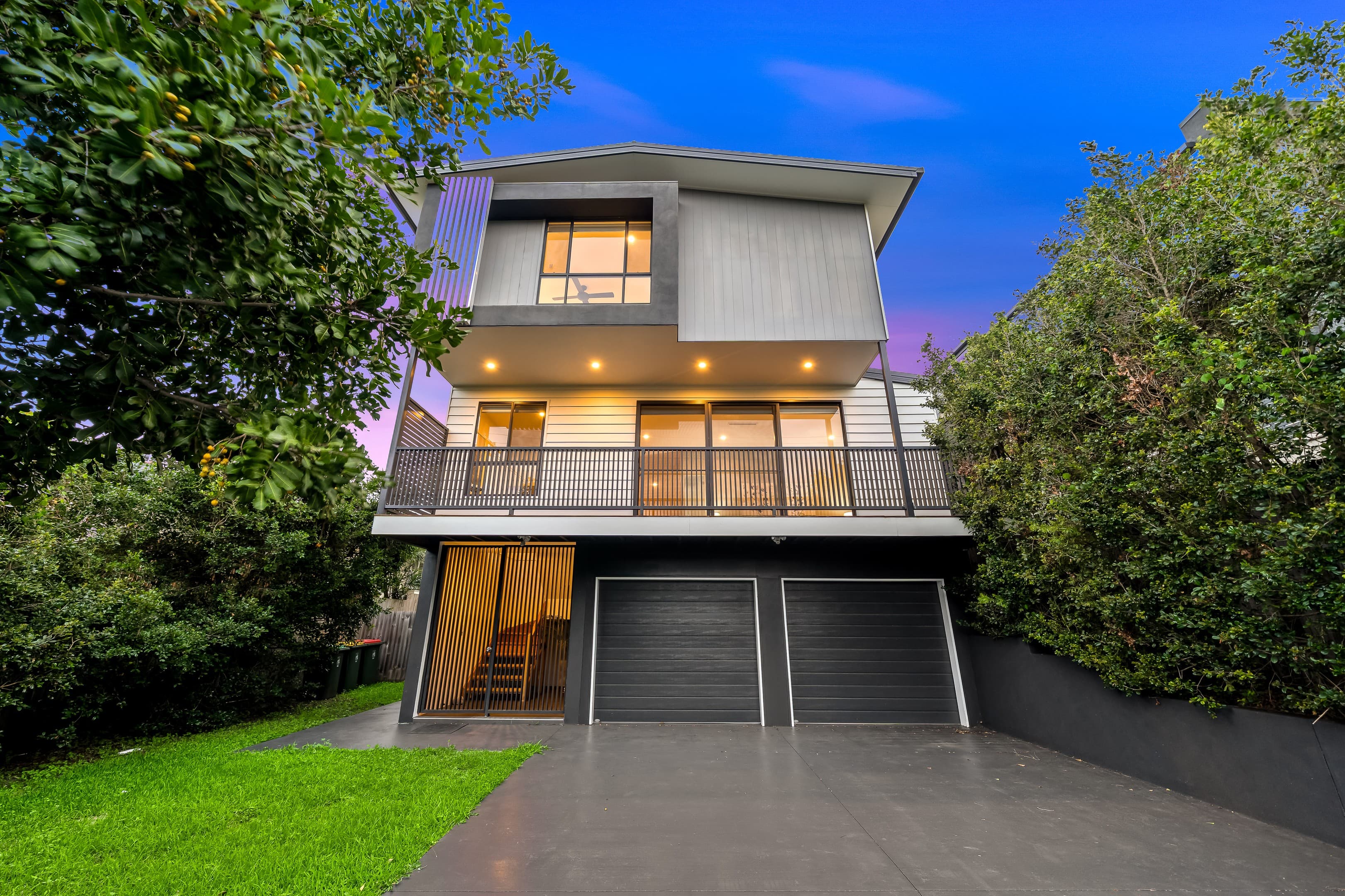 87 White Street, Graceville, Graceville — photo 1 of 5