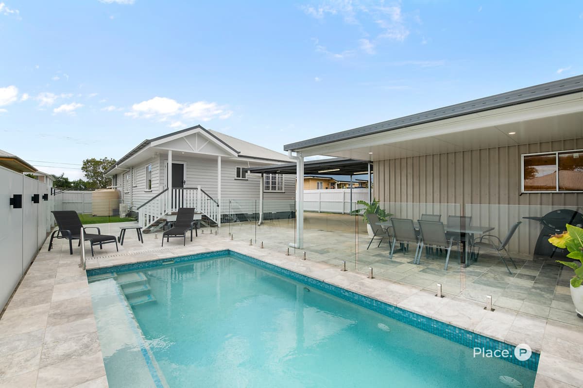 14 Malthus Street, Carina — photo 1 of 5