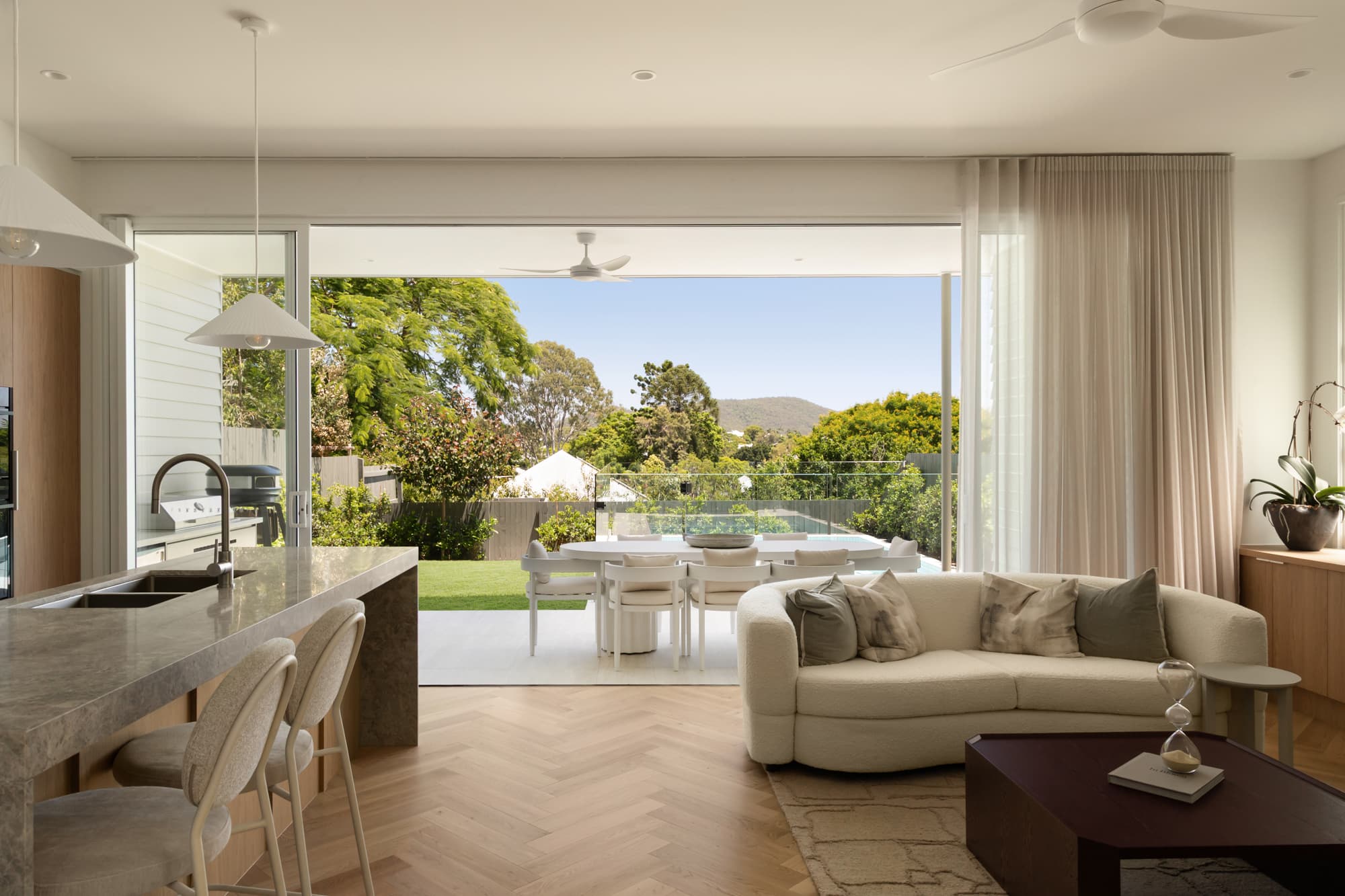 33 Glassey Street, Red Hill — photo 1 of 5
