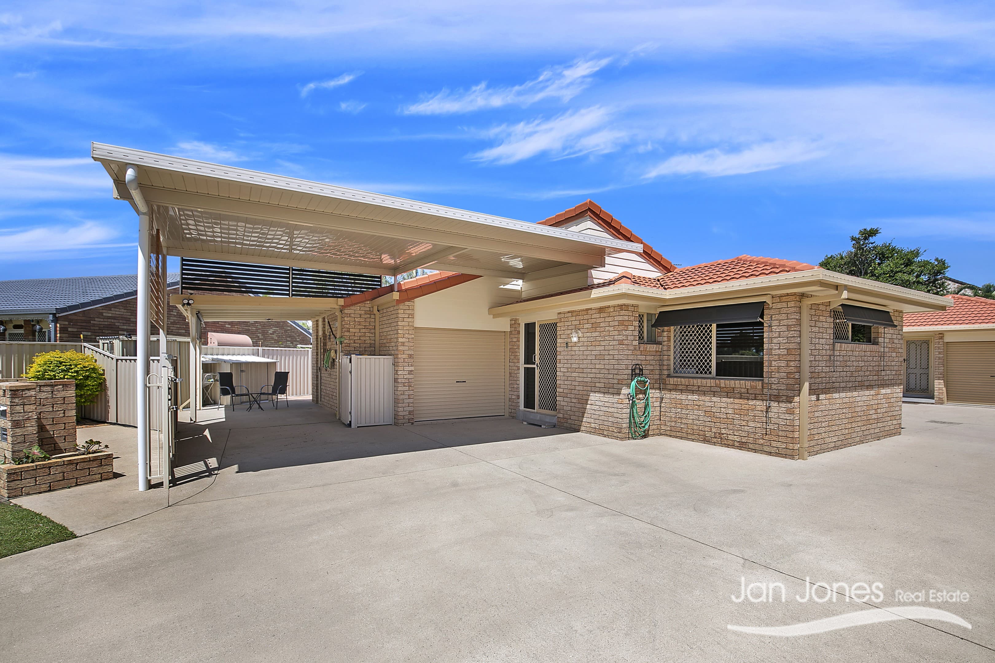 1/13 Trafalgar Drive, Kippa-Ring, Kippa-Ring — photo 1 of 5