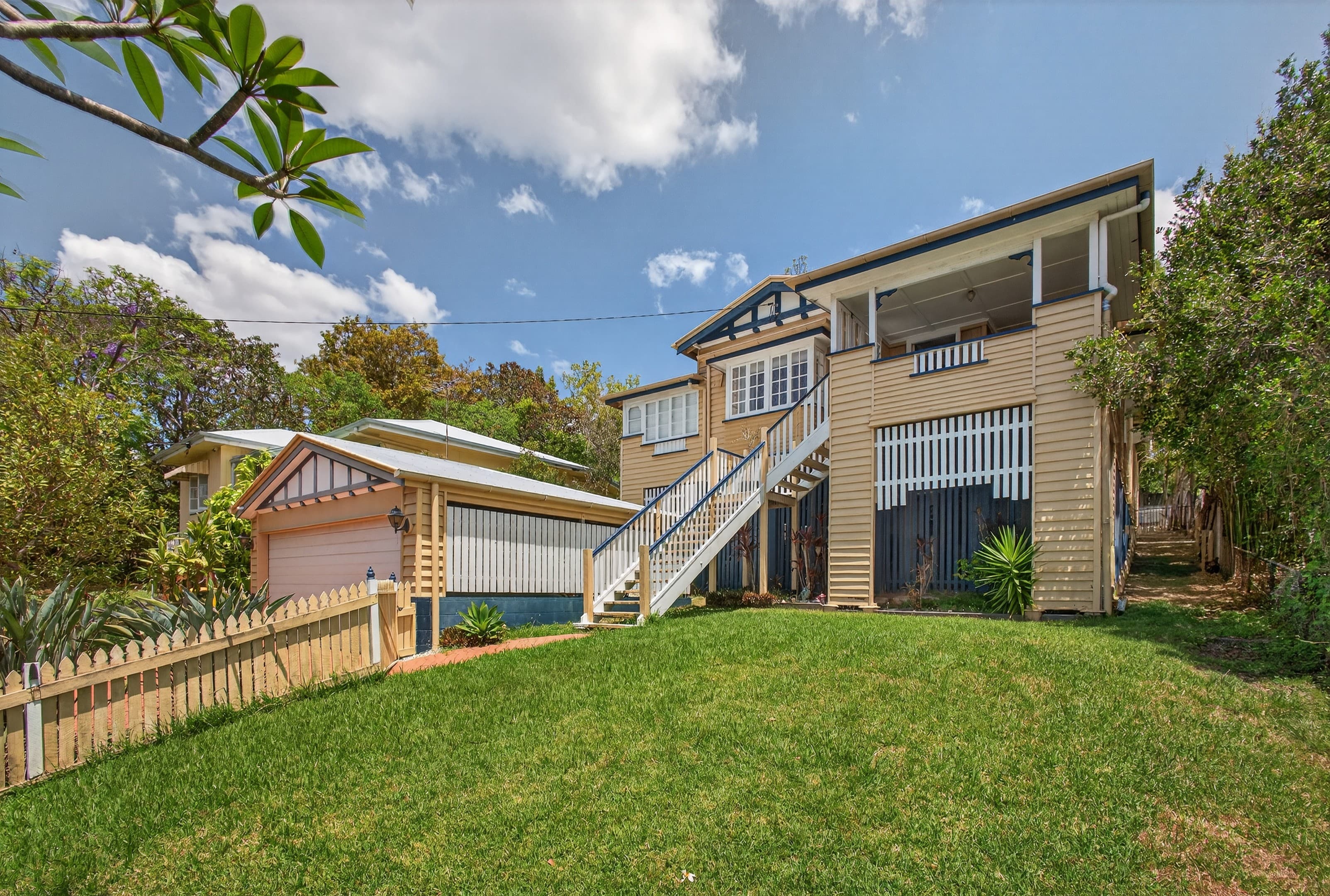 16 Vimy Street, Bardon — photo 1 of 5