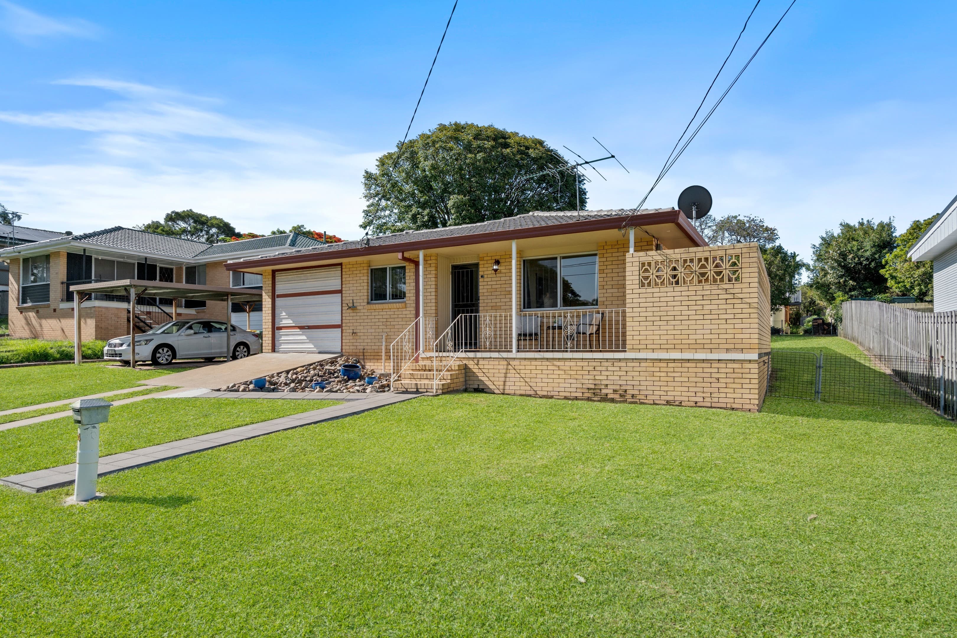 14 Bradnor Street, Carina, Carina — photo 1 of 5
