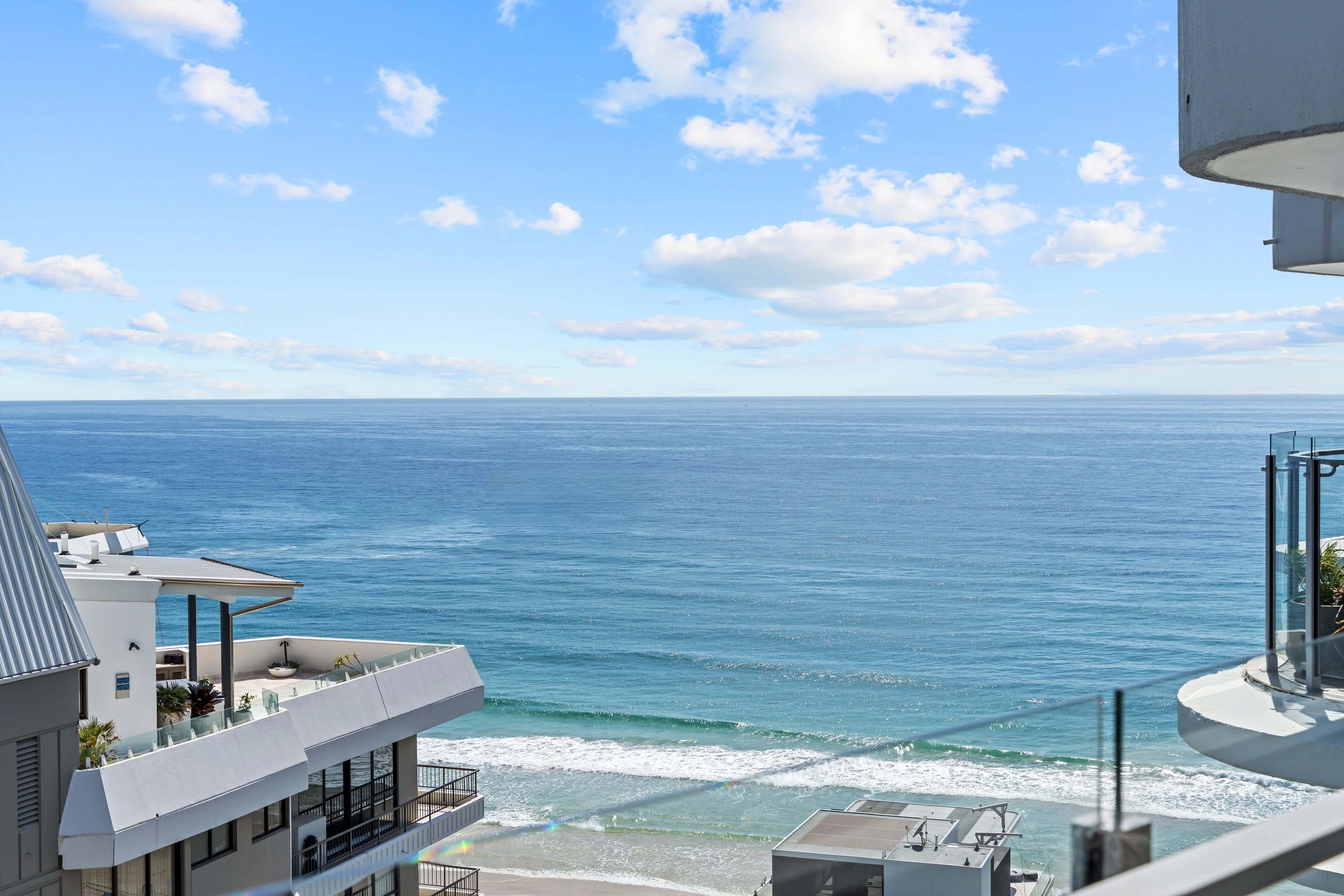 21D/3540 Main Beach Parade, Main Beach, Main Beach — photo 1 of 5