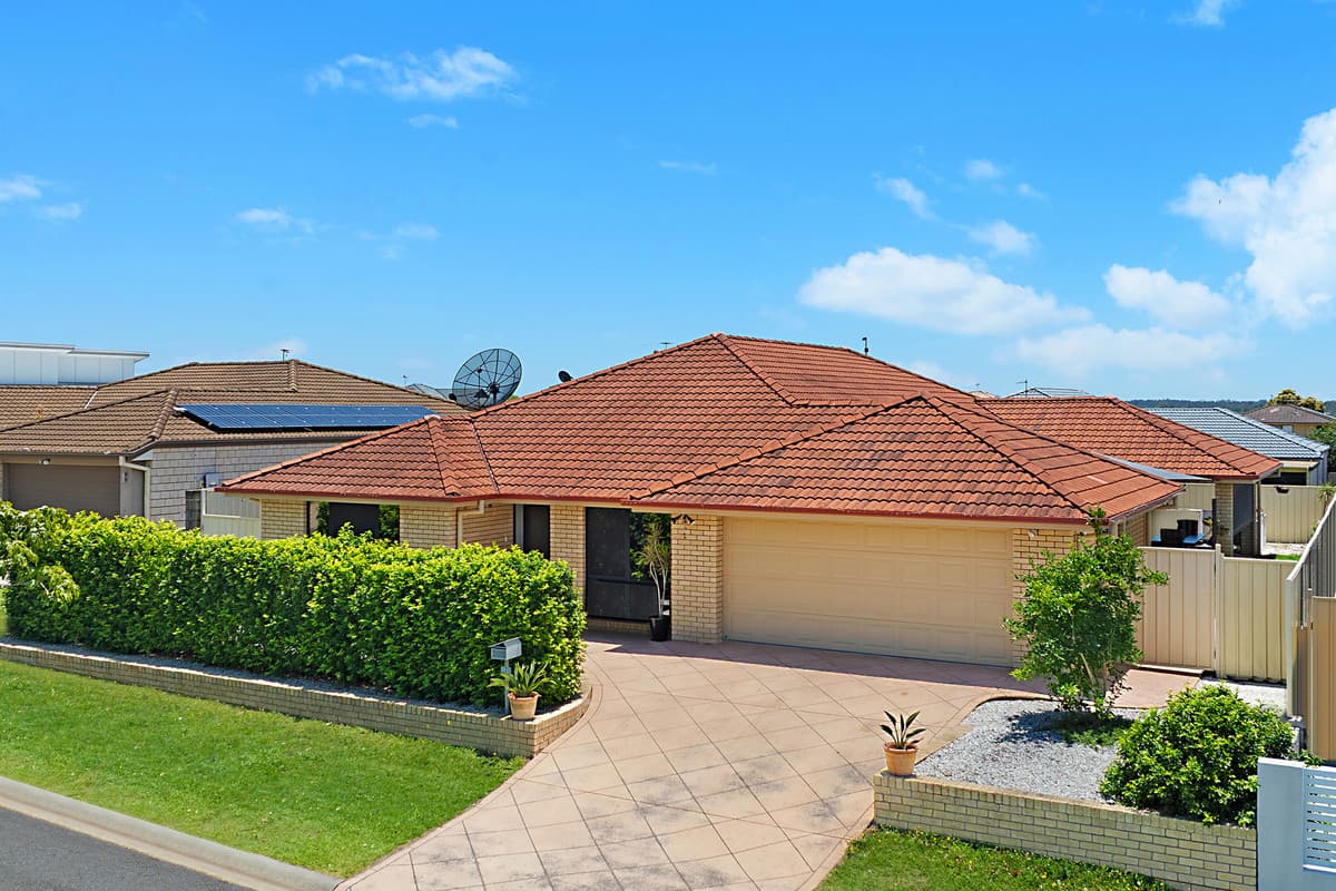 7 Denver Grove, Regents Park, Regents Park — photo 1 of 5