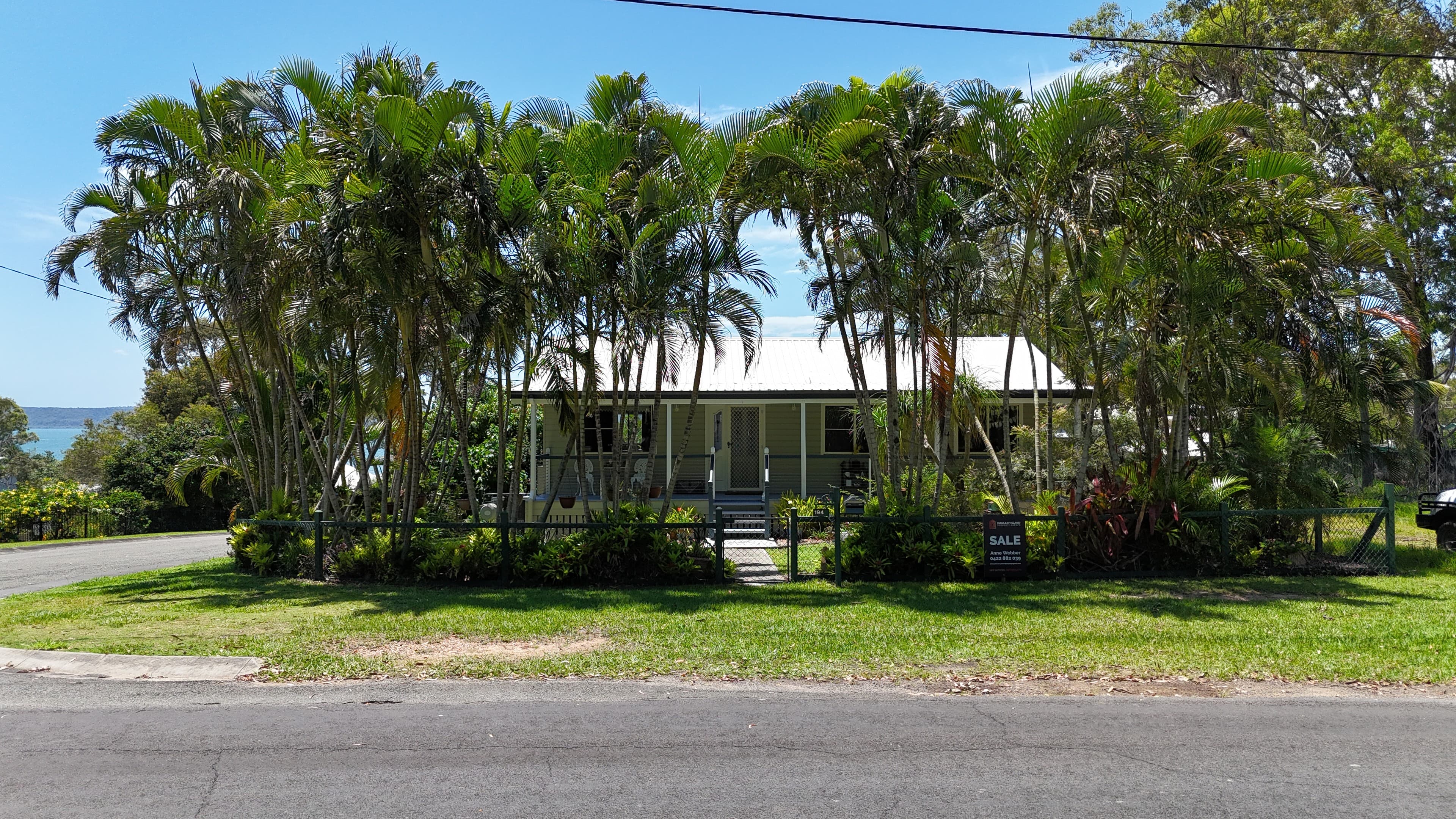 194 Kate Street, Macleay Island, Macleay Island — photo 1 of 5