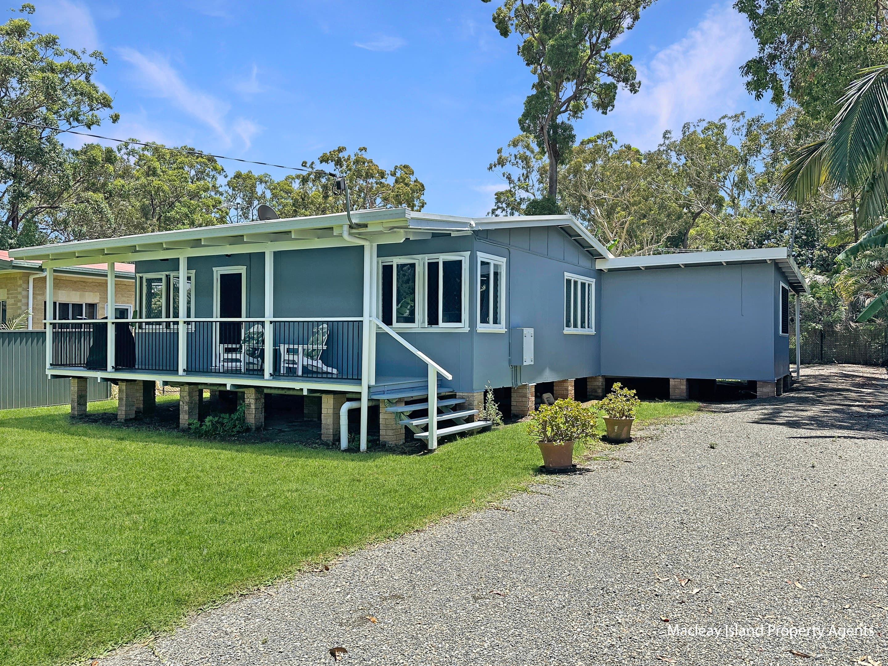 21 Panaroo Street, Macleay Island - Image 1