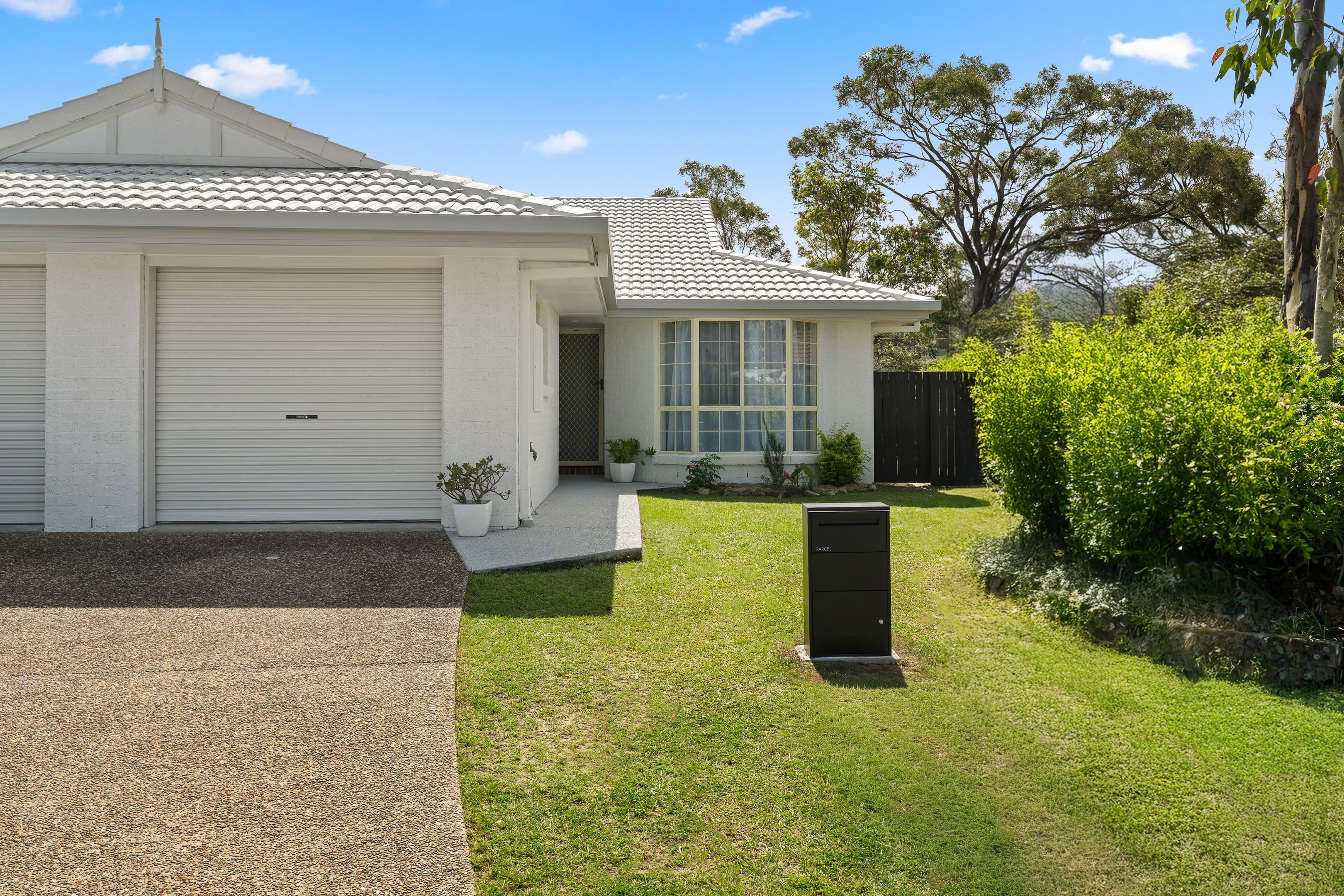 UNIT 2/4 Cowal Court, Elanora — photo 1 of 5