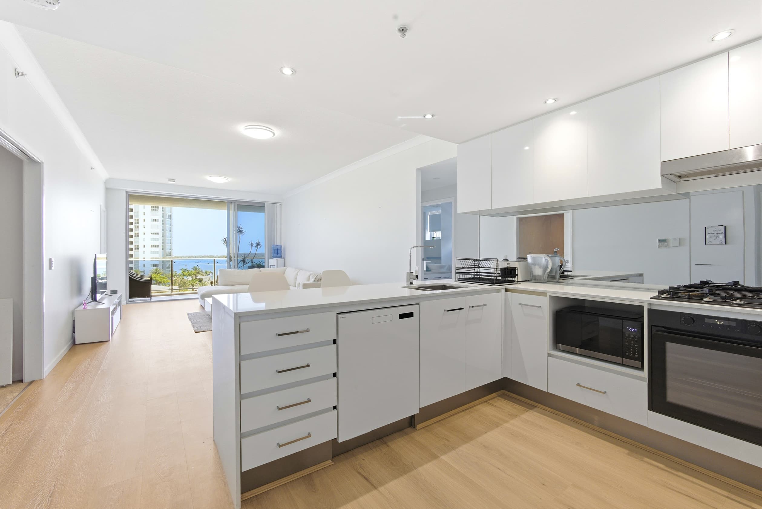 720/19 Imperial Parade, Labrador - Image 1