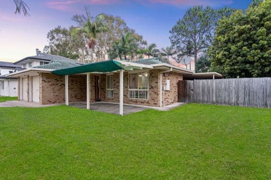 26 Solandra Crescent, Calamvale — photo 1 of 5