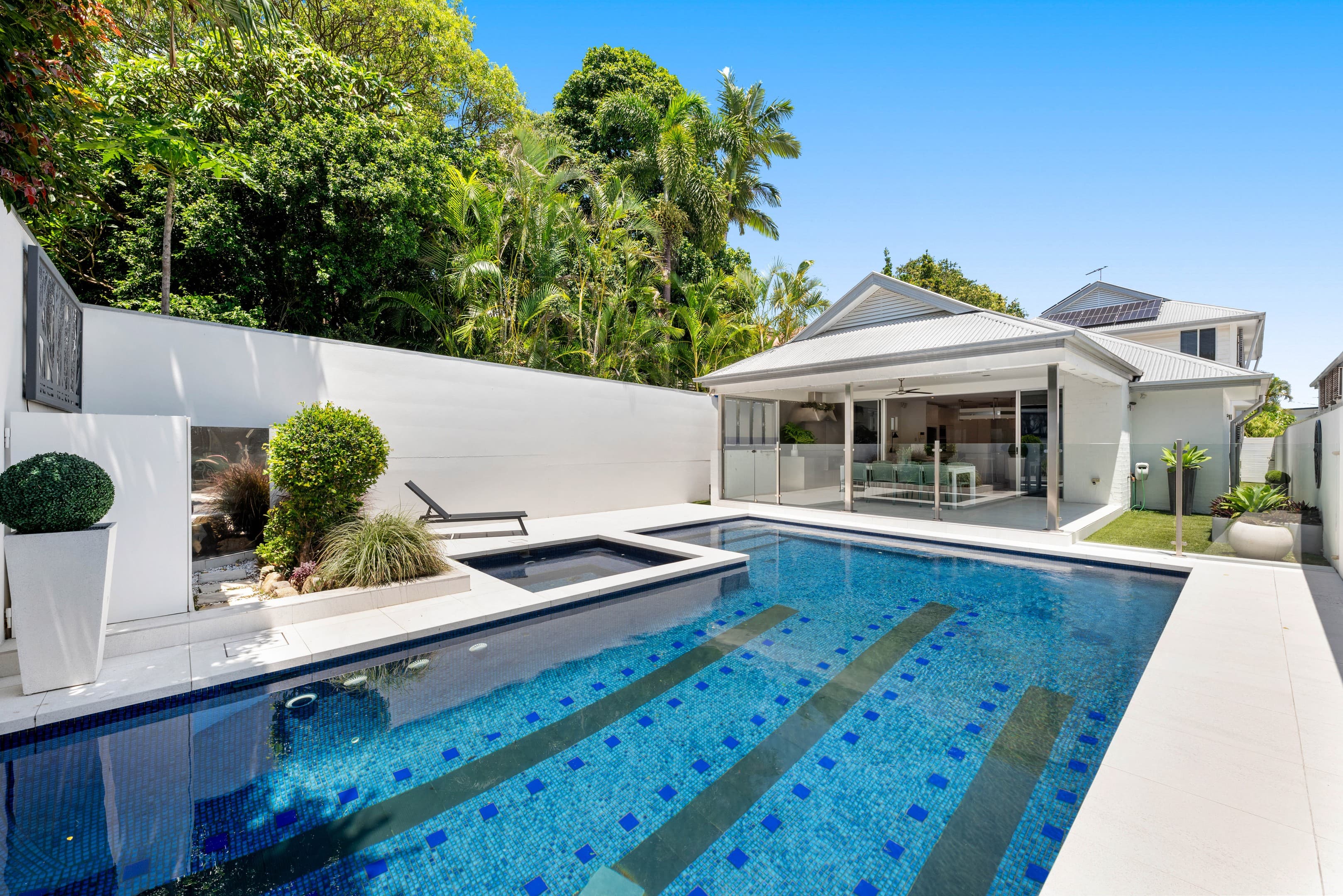 51 Plymouth Street, Alderley, Alderley — photo 1 of 5