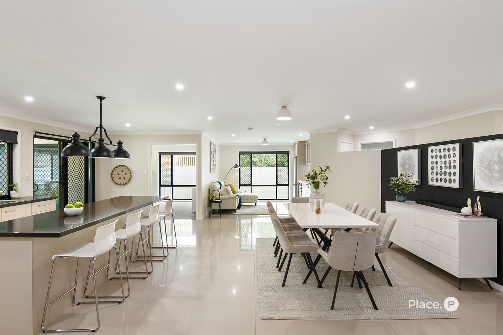 81 Kenilworth Place, Carindale — photo 1 of 5