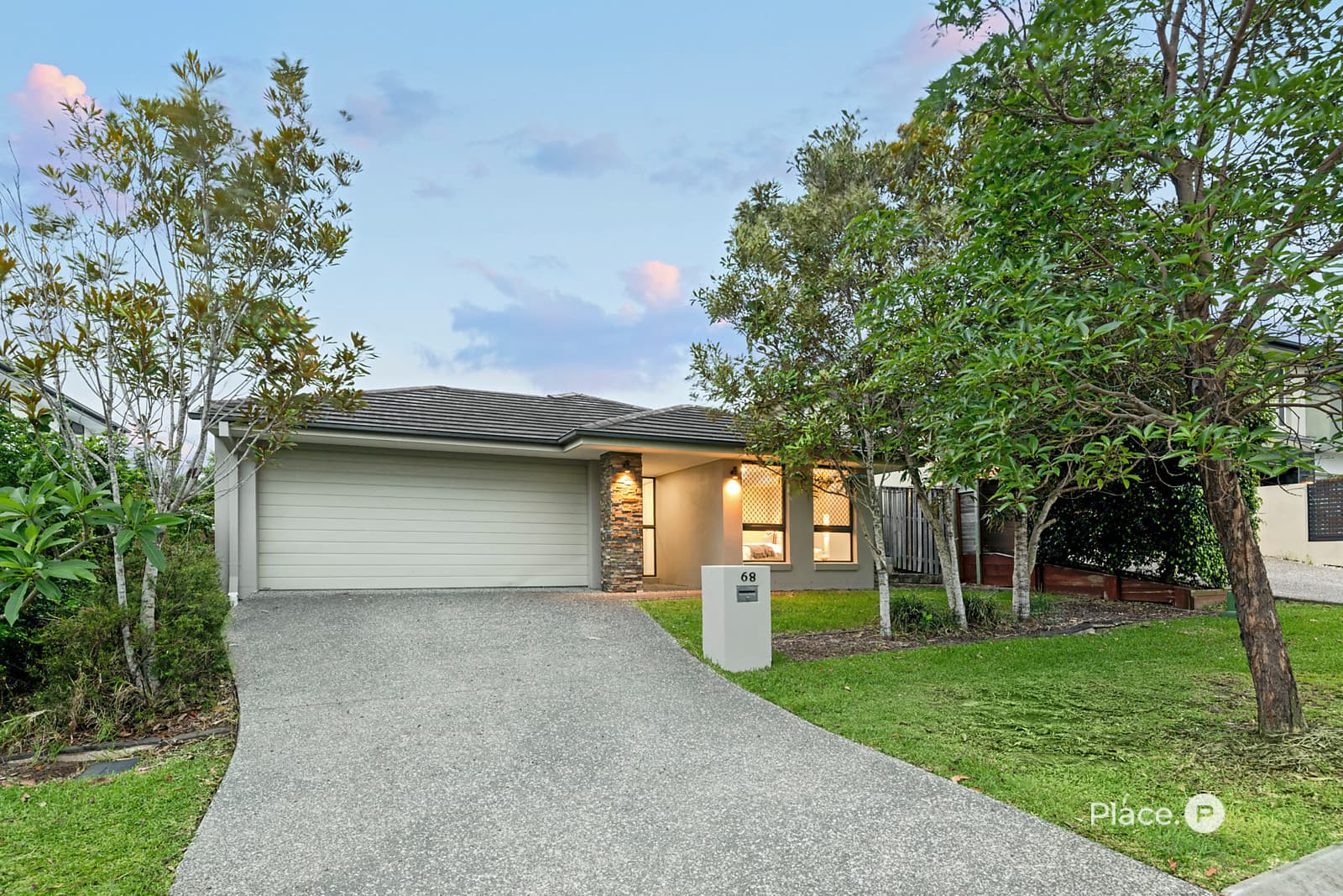 68 Cooper Crescent, Rochedale, Rochedale — photo 1 of 5
